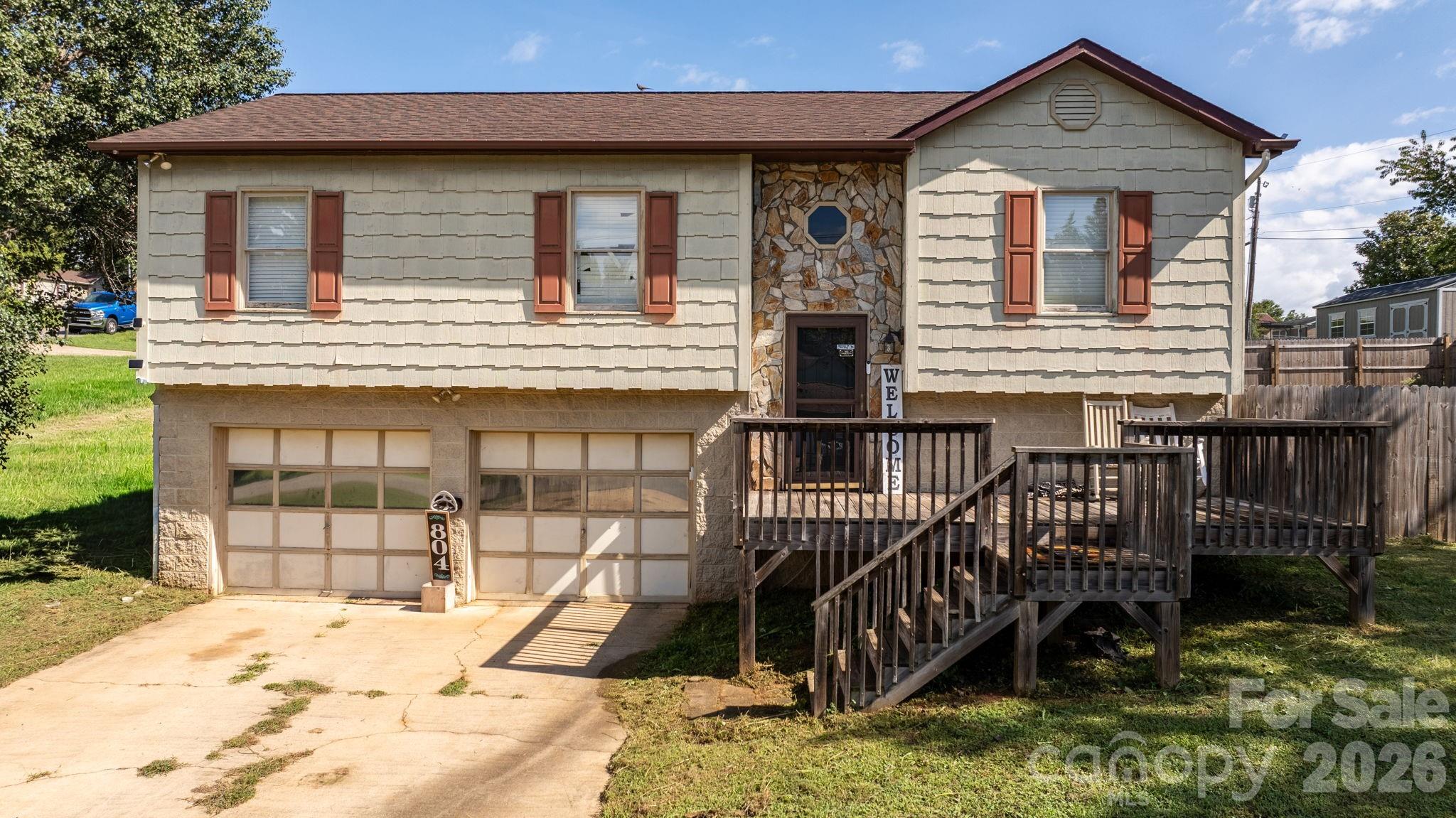 804 Southside Court — Lenoir