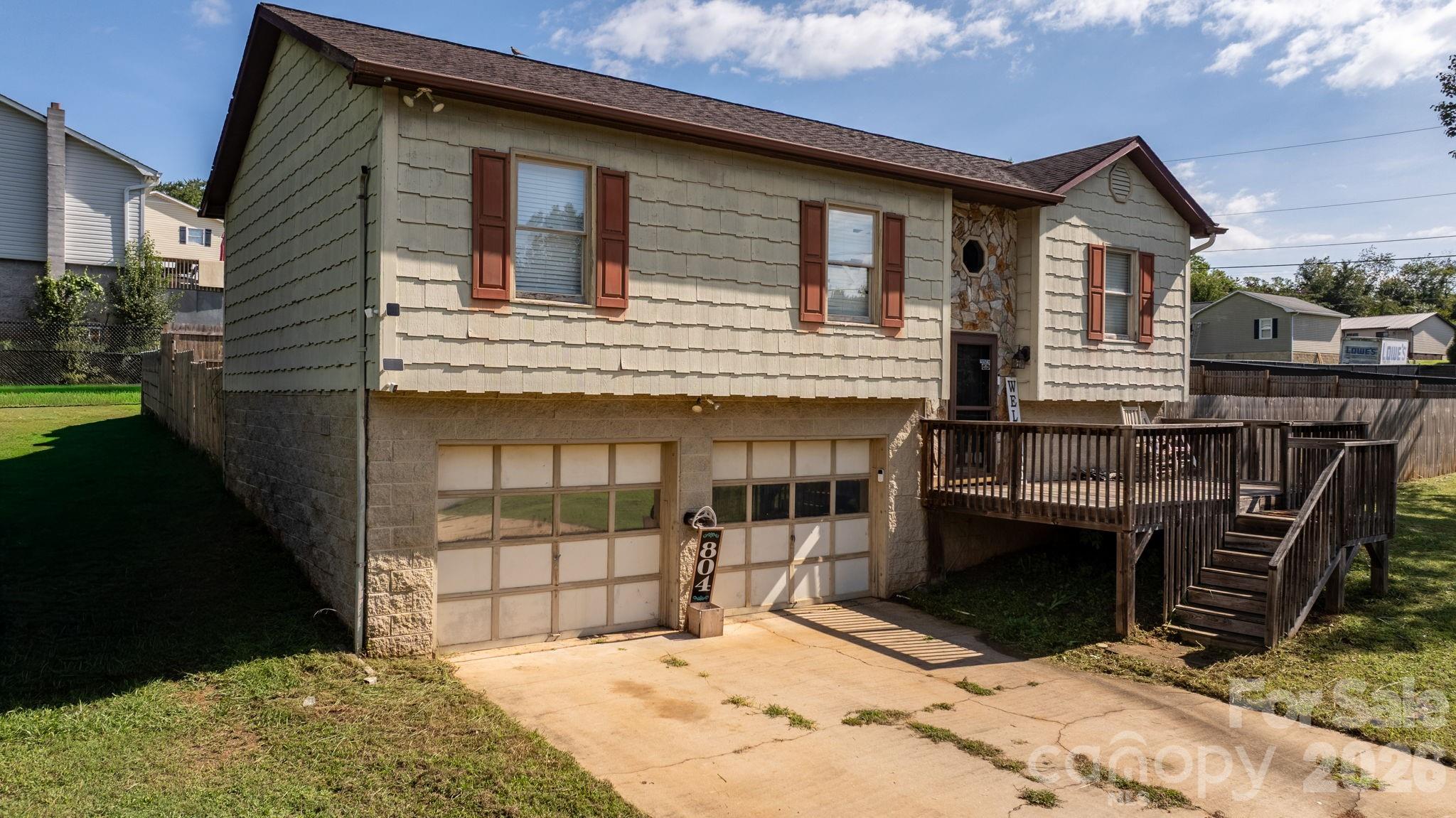 804 Southside Court — Lenoir