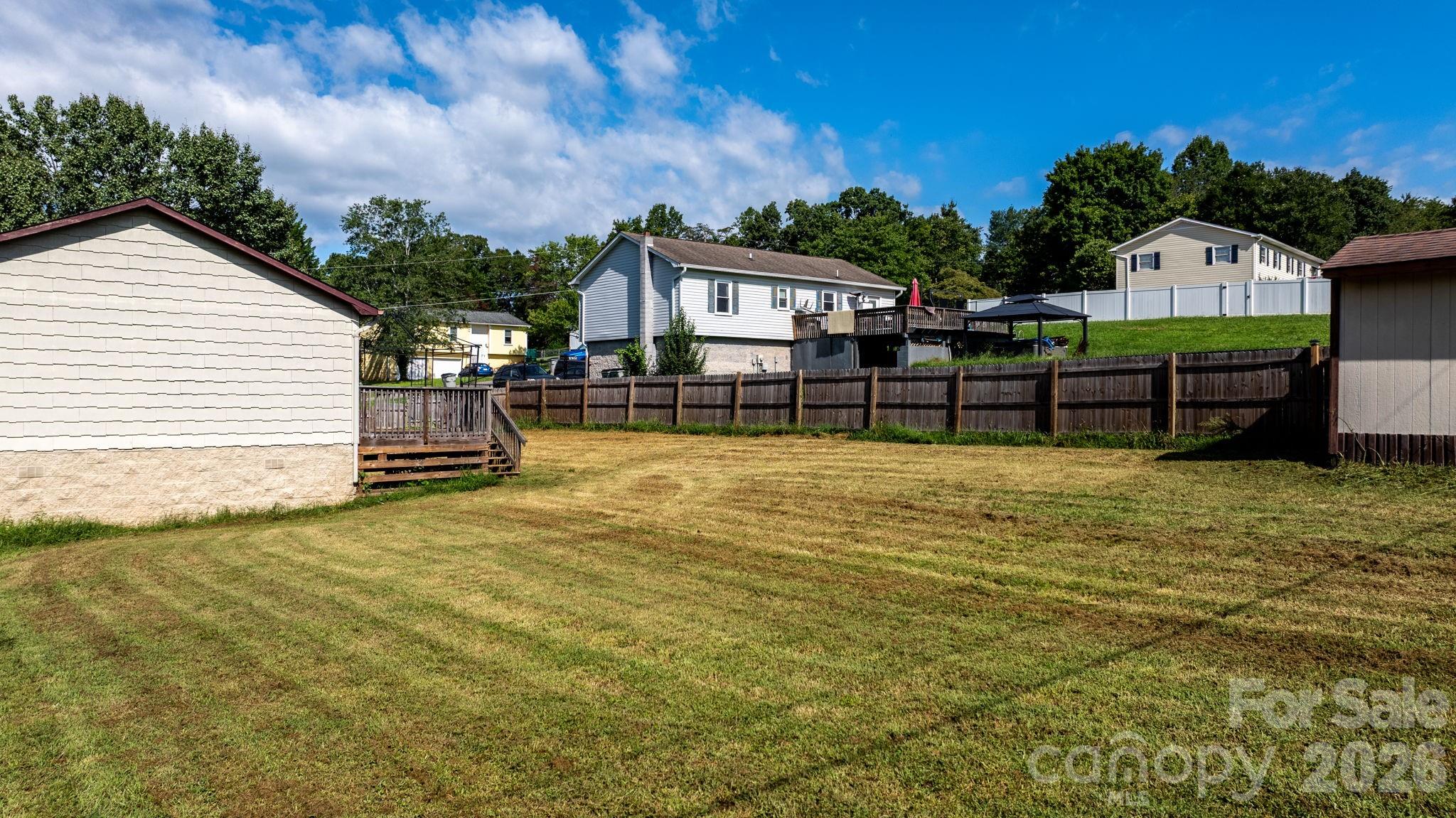 804 Southside Court — Lenoir