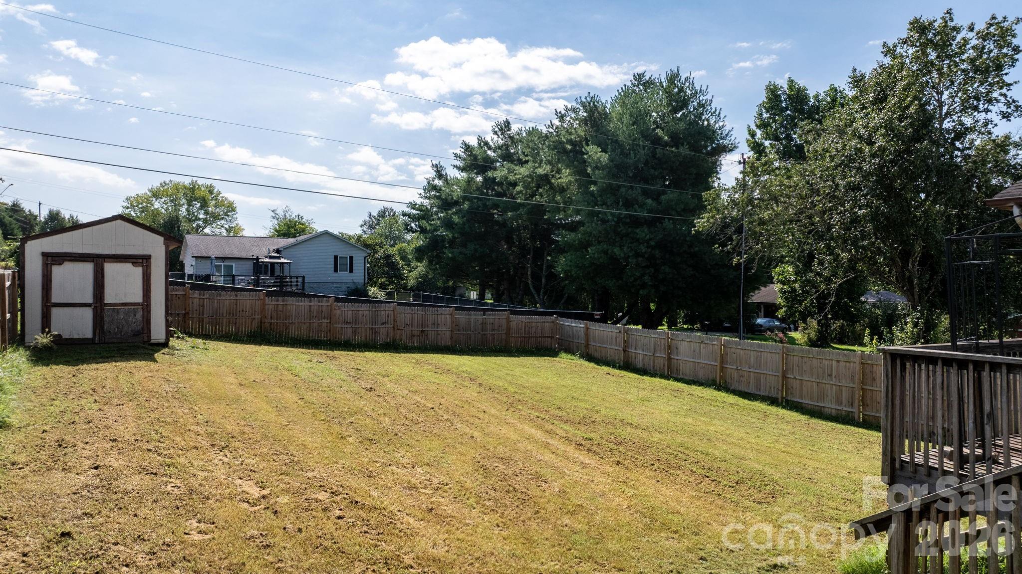 804 Southside Court — Lenoir