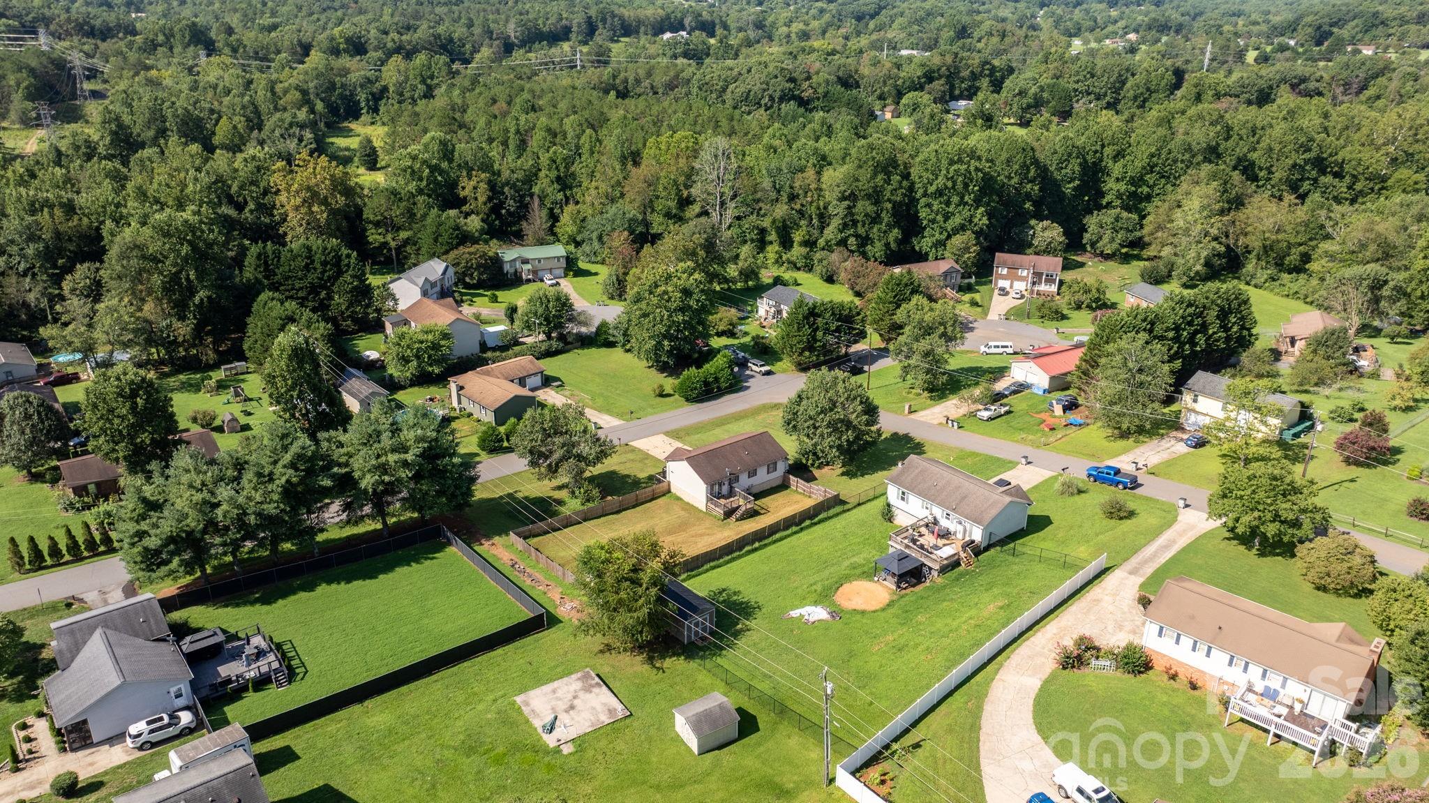 804 Southside Court — Lenoir