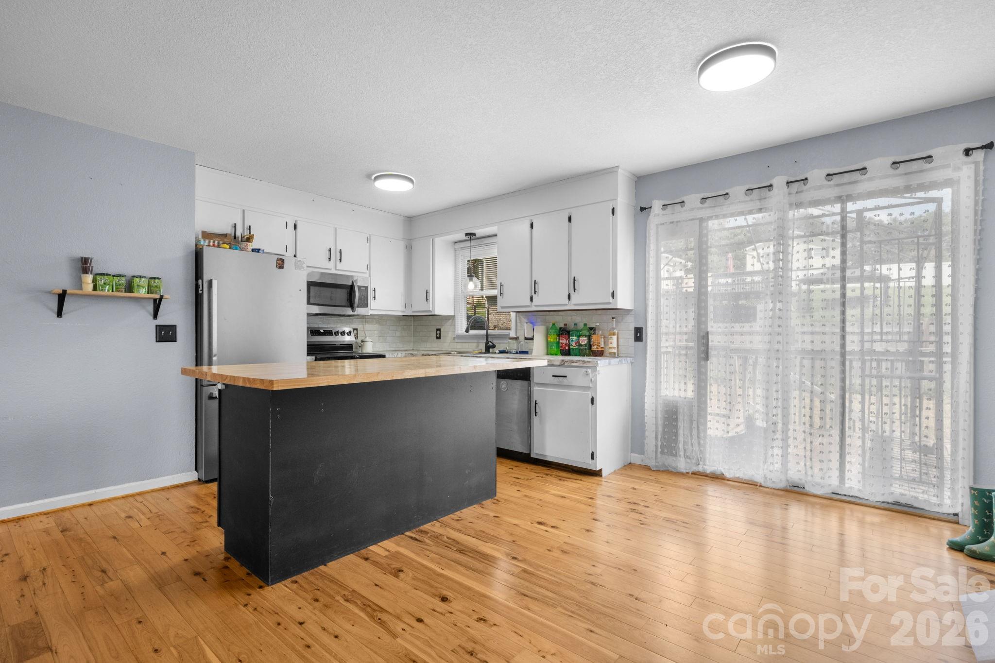 804 Southside Court — Lenoir