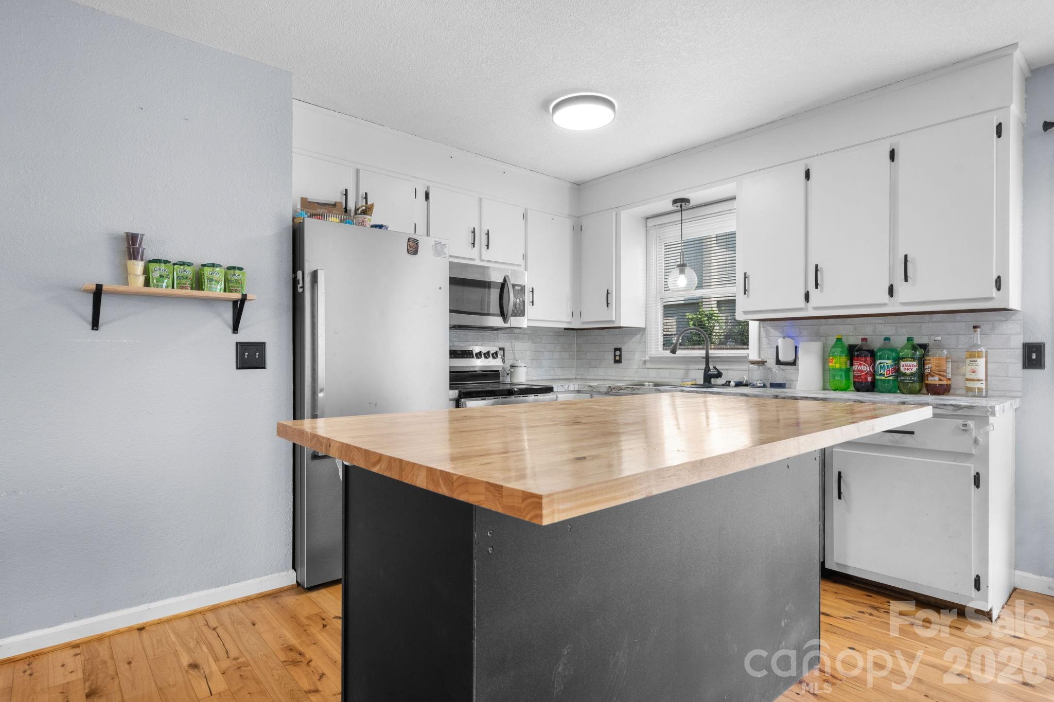 804 Southside Court — Lenoir