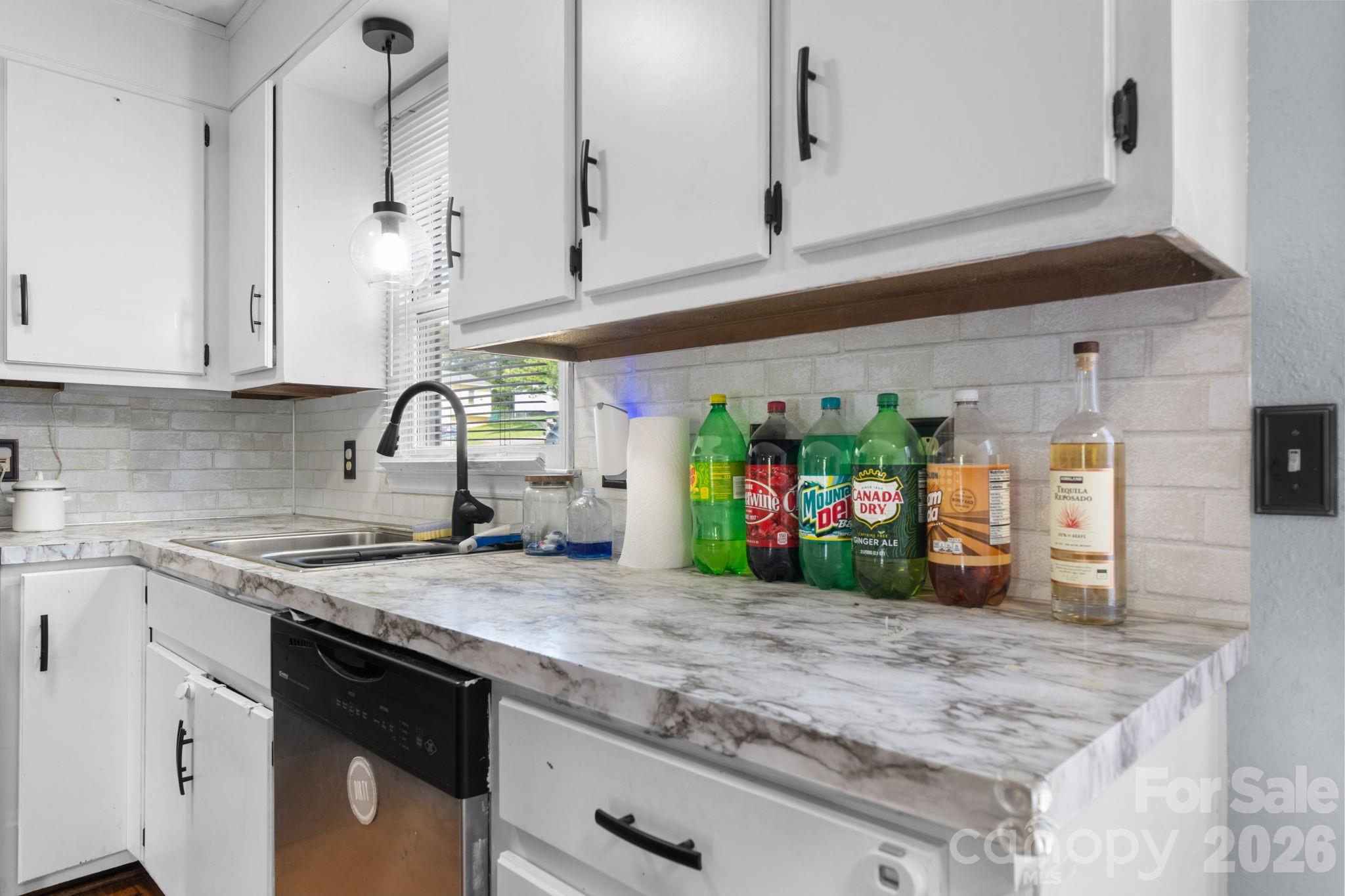 804 Southside Court — Lenoir