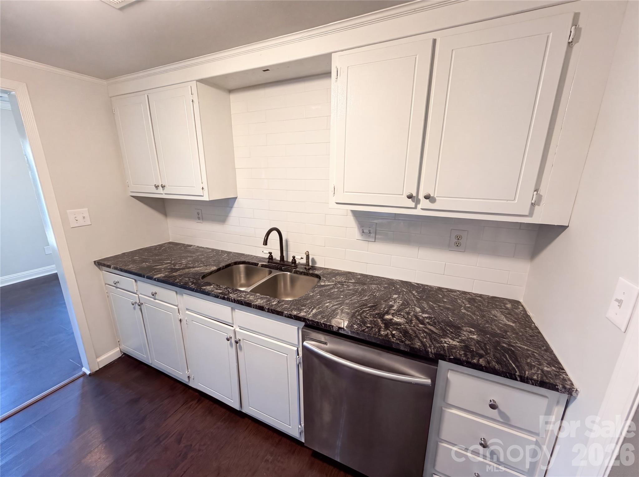 8042 Regent Park Lane — Charlotte