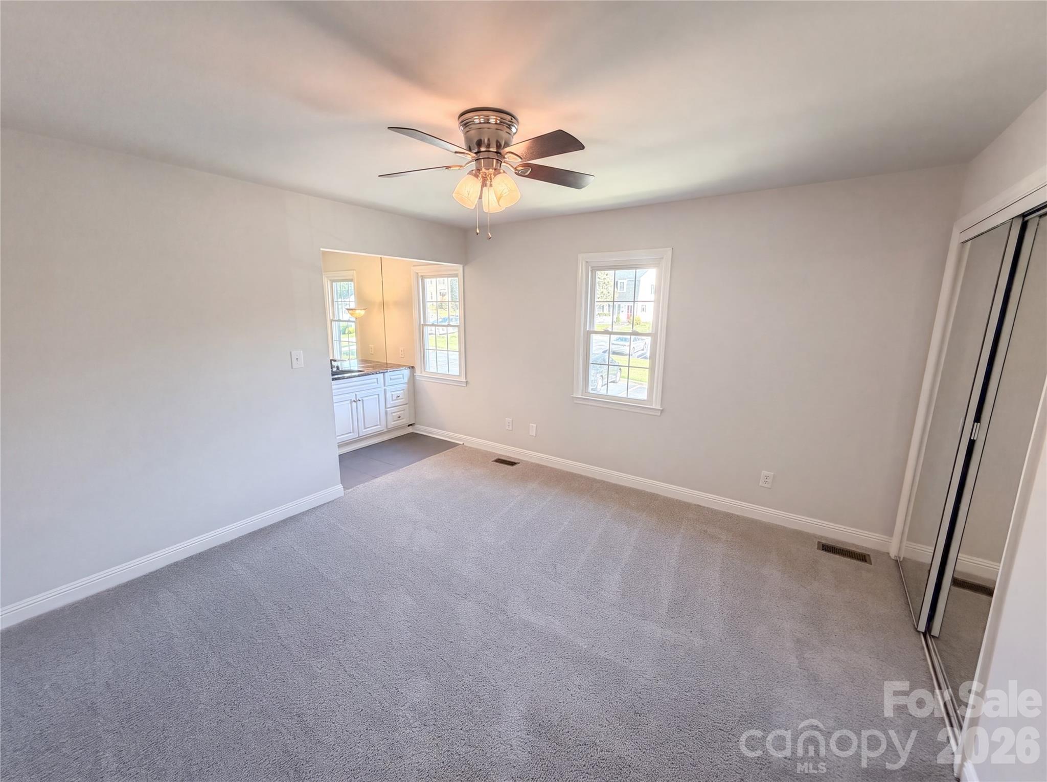 8042 Regent Park Lane — Charlotte