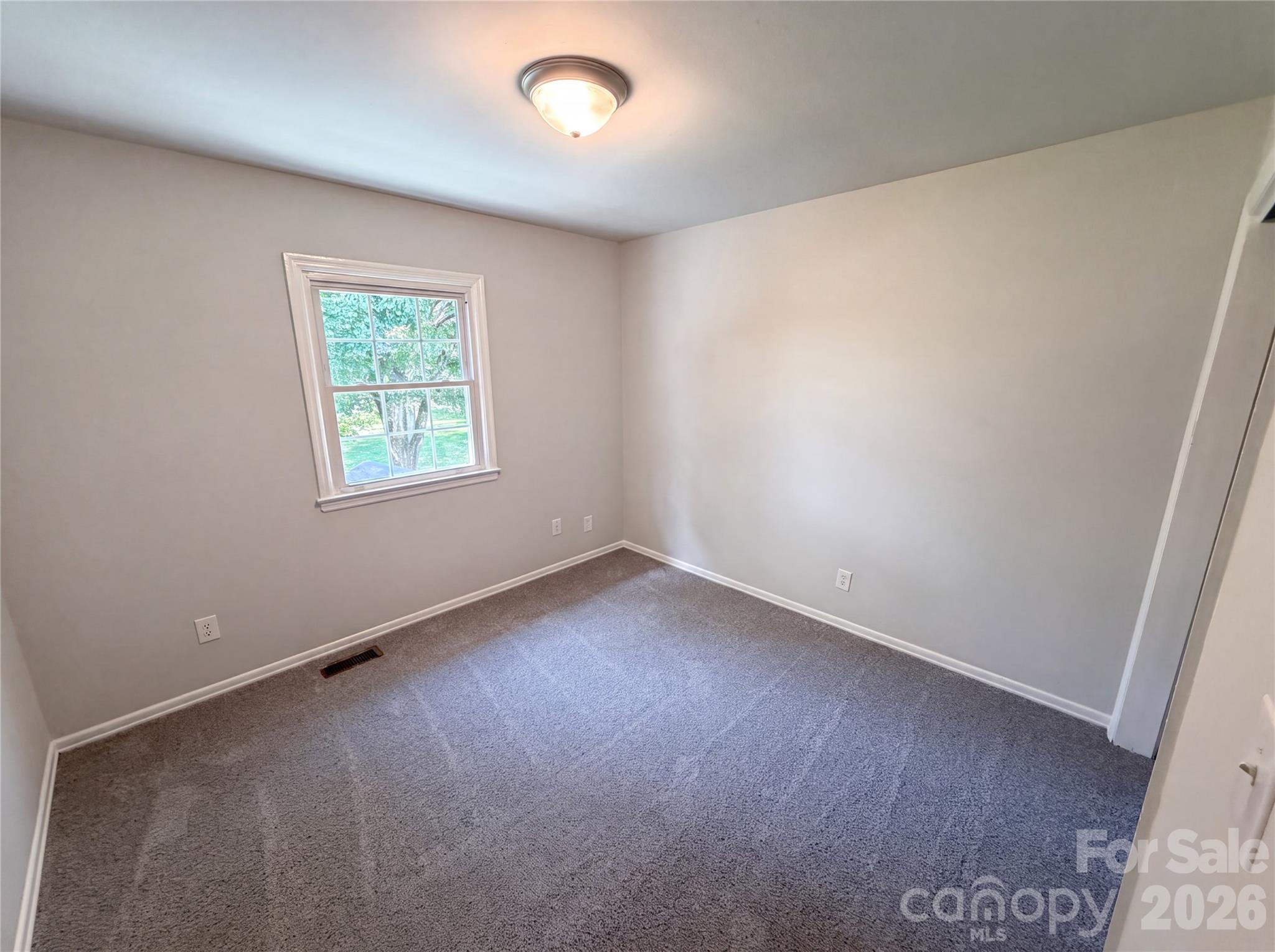 8042 Regent Park Lane — Charlotte
