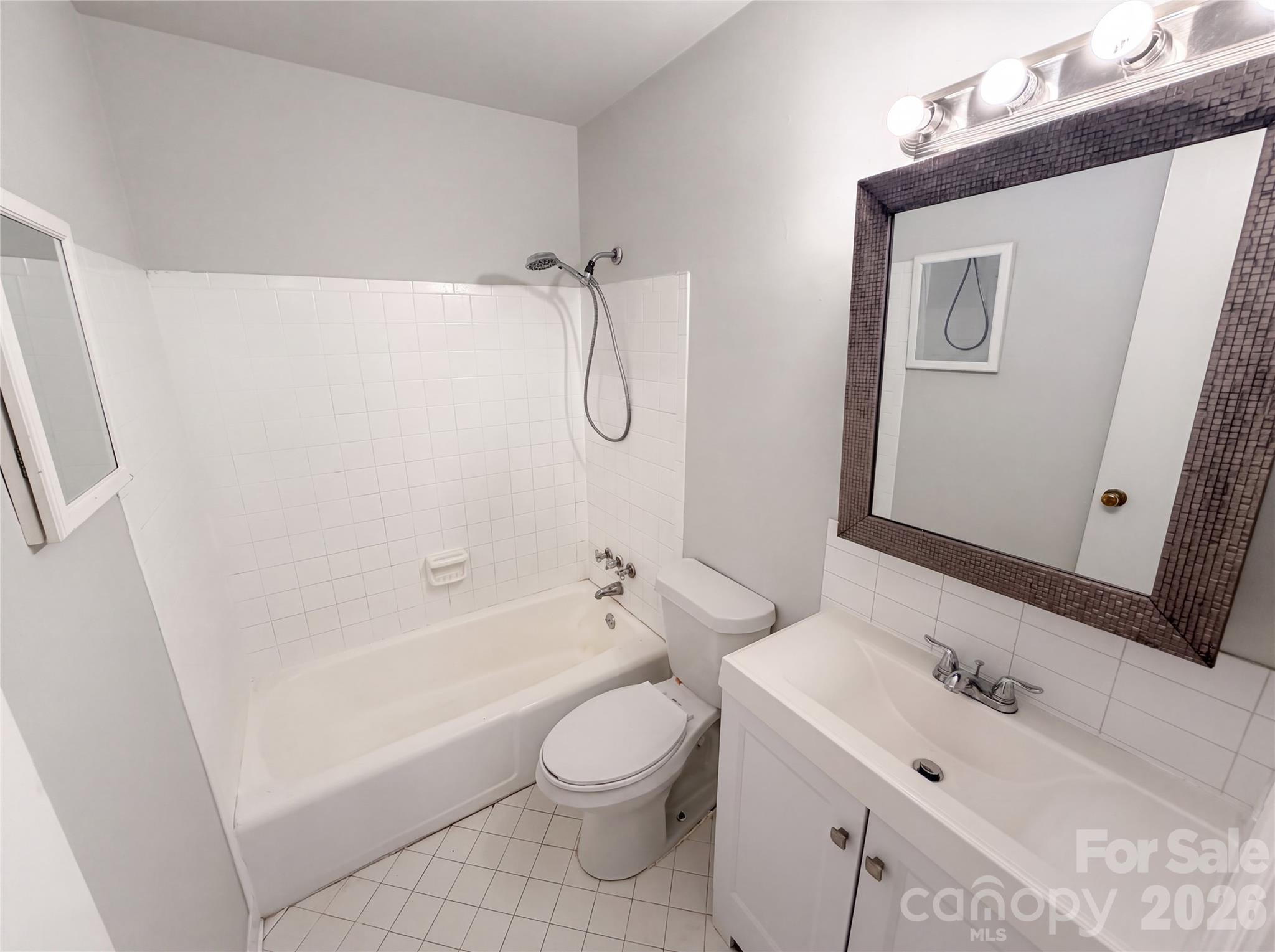8042 Regent Park Lane — Charlotte