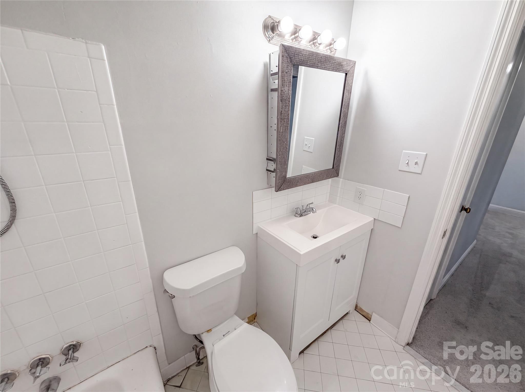 8042 Regent Park Lane — Charlotte
