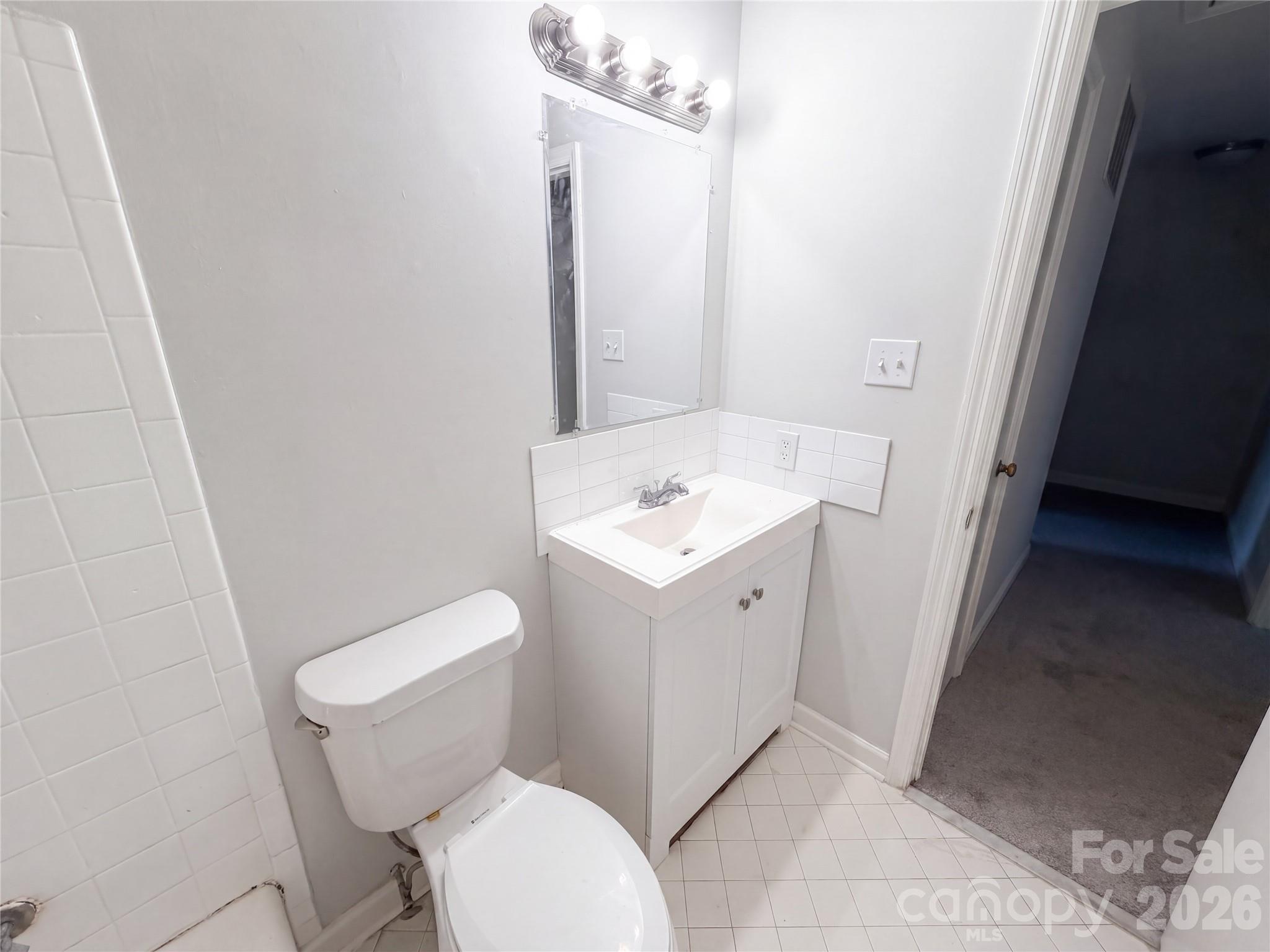 8042 Regent Park Lane — Charlotte
