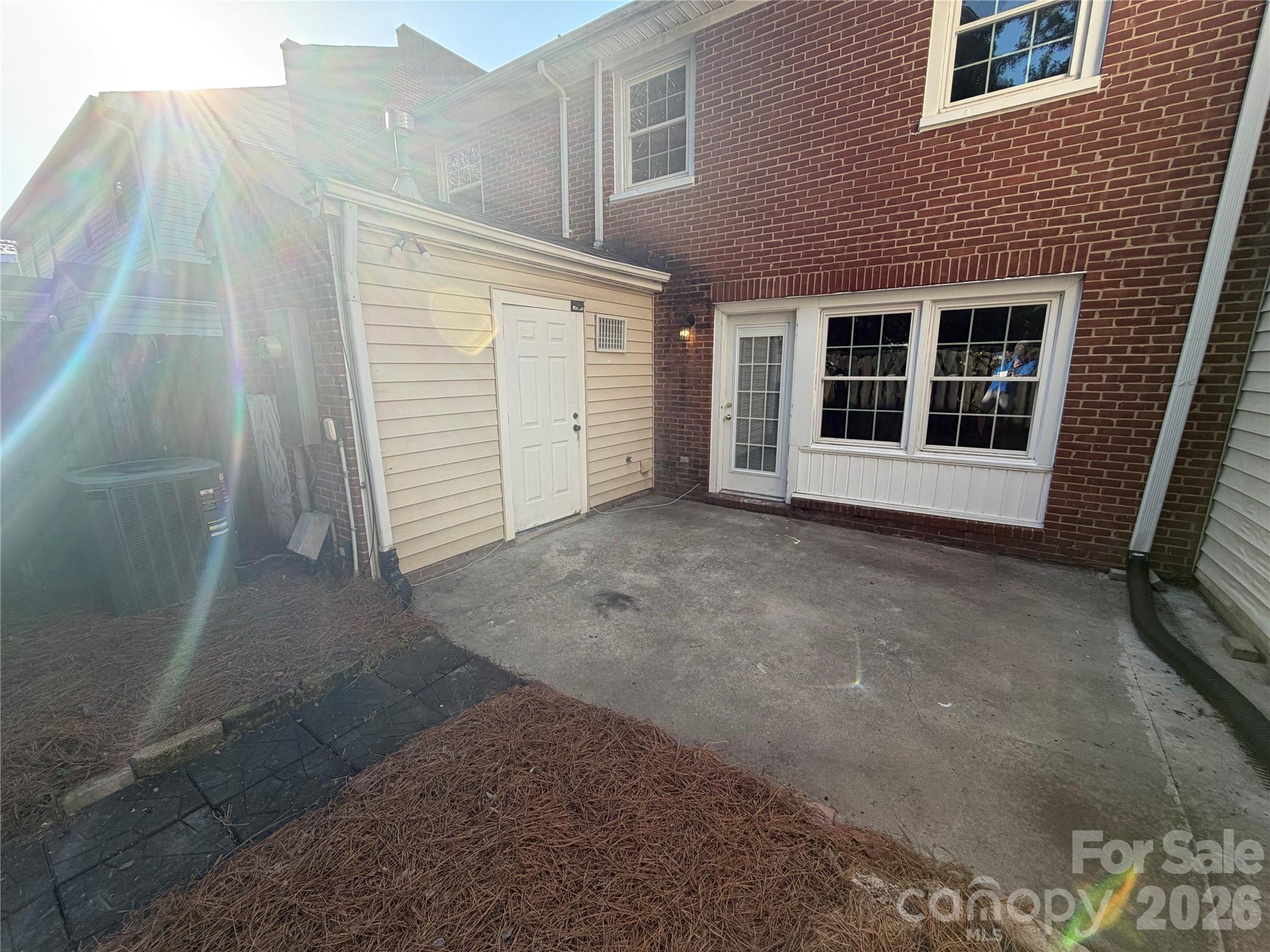 8042 Regent Park Lane — Charlotte