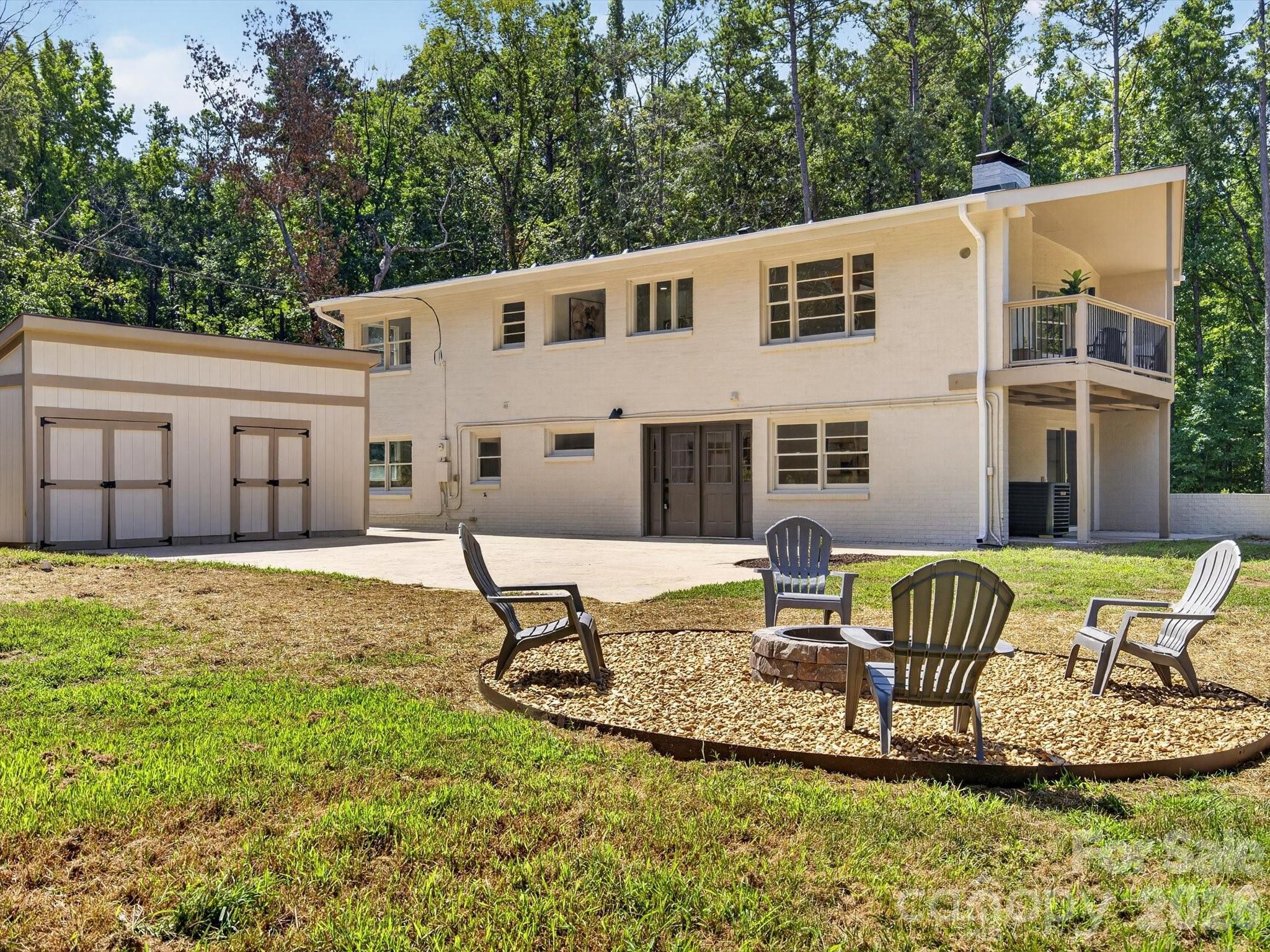 2532 Sam Newell Road — Matthews