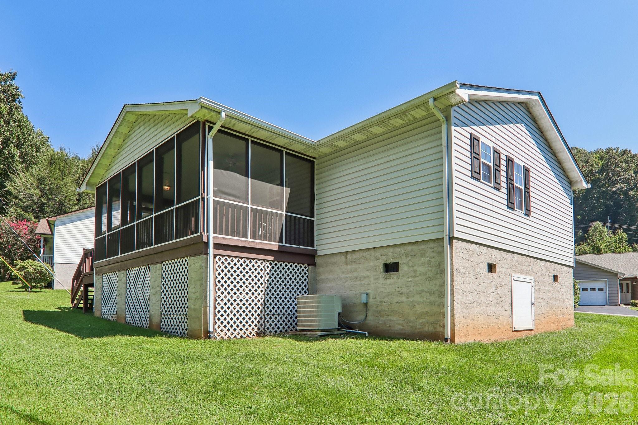 117 Pinellas Lane — Waynesville