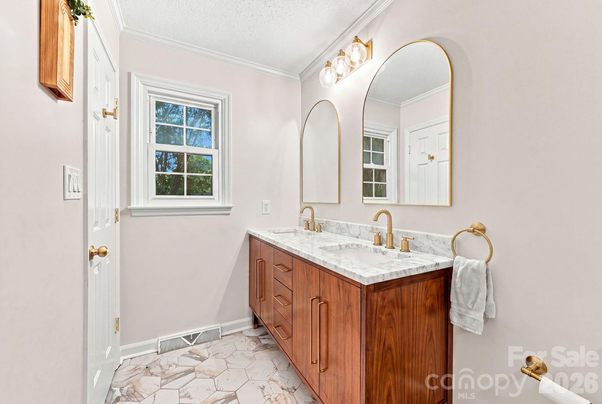 436 Peace Haven Road — Winston Salem