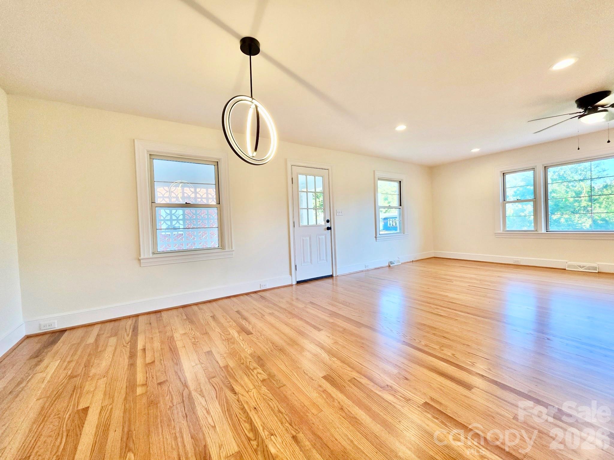 264 3rd Avenue SW — Taylorsville
