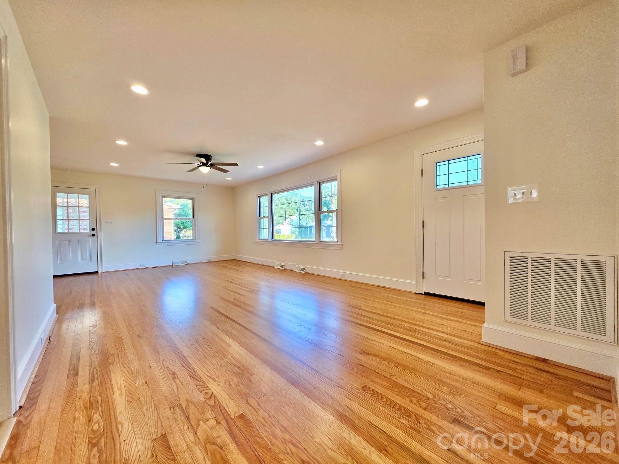 264 3rd Avenue SW — Taylorsville