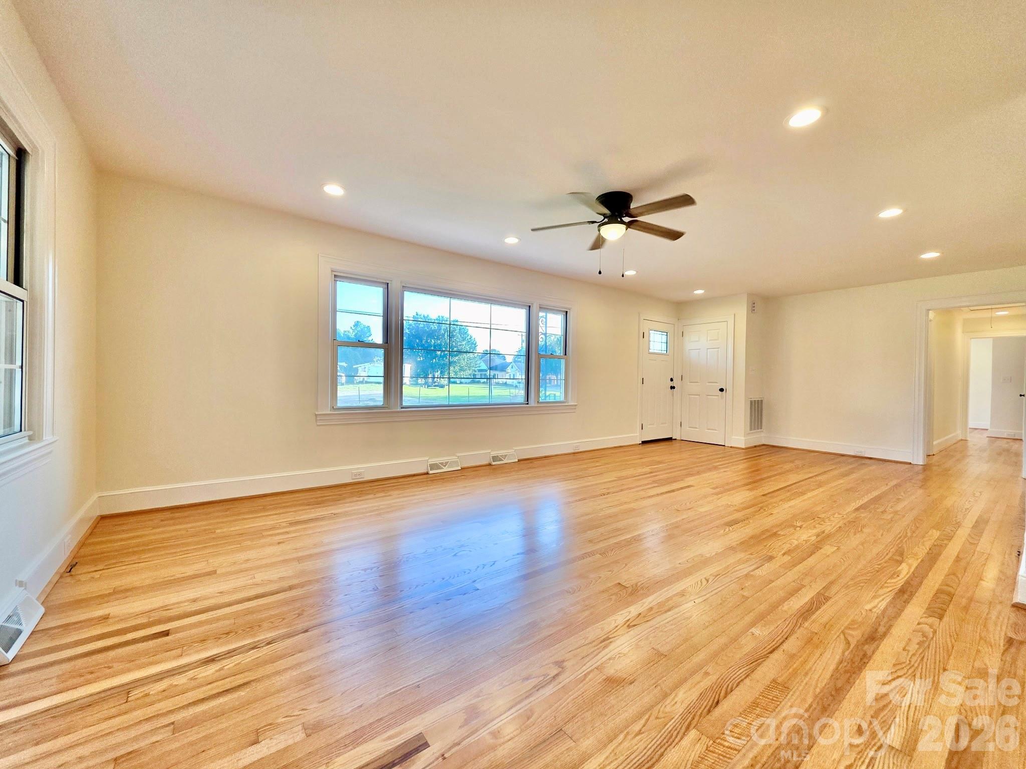 264 3rd Avenue SW — Taylorsville