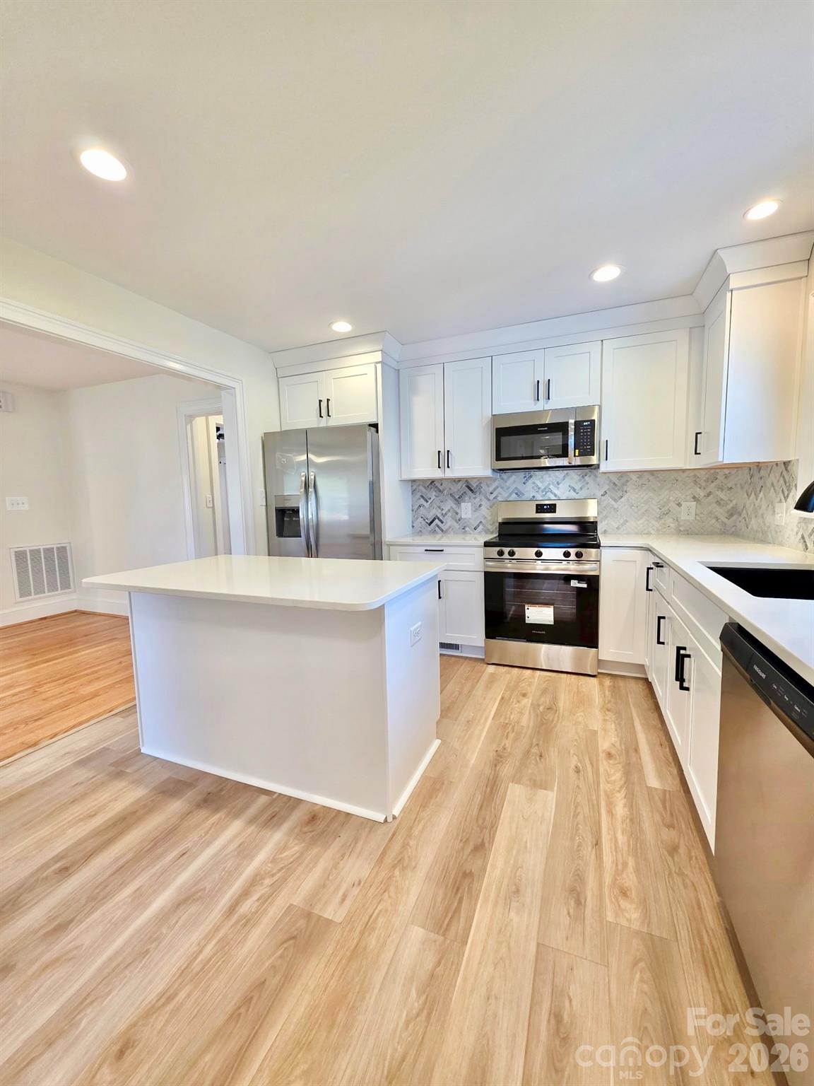 264 3rd Avenue SW — Taylorsville