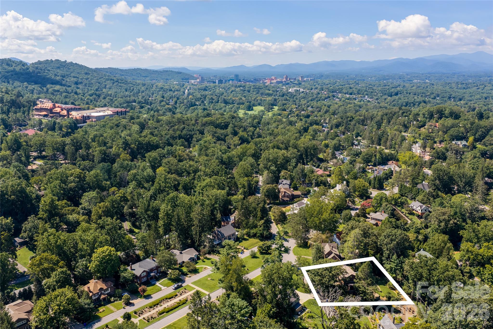 17 Lynwood Road — Asheville