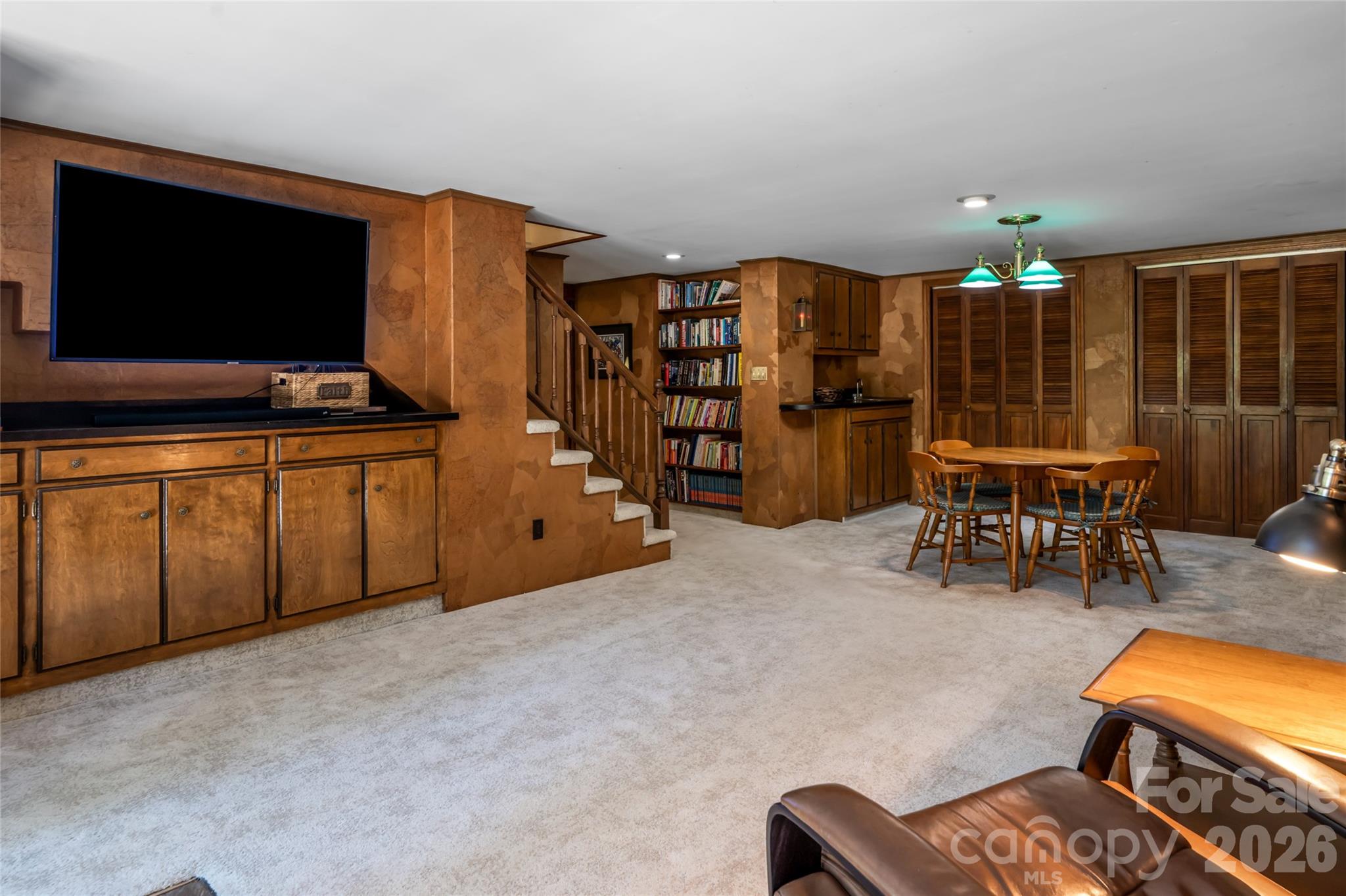 17 Lynwood Road — Asheville