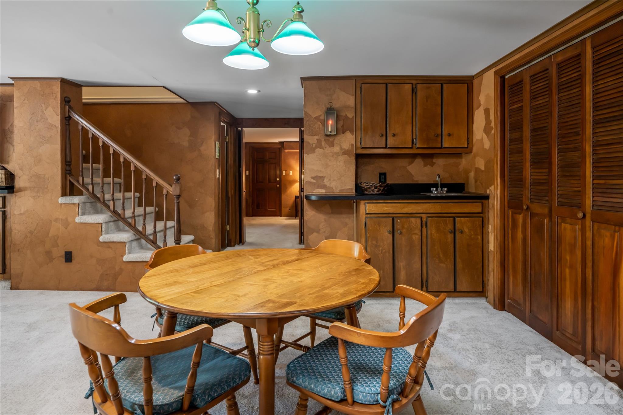 17 Lynwood Road — Asheville