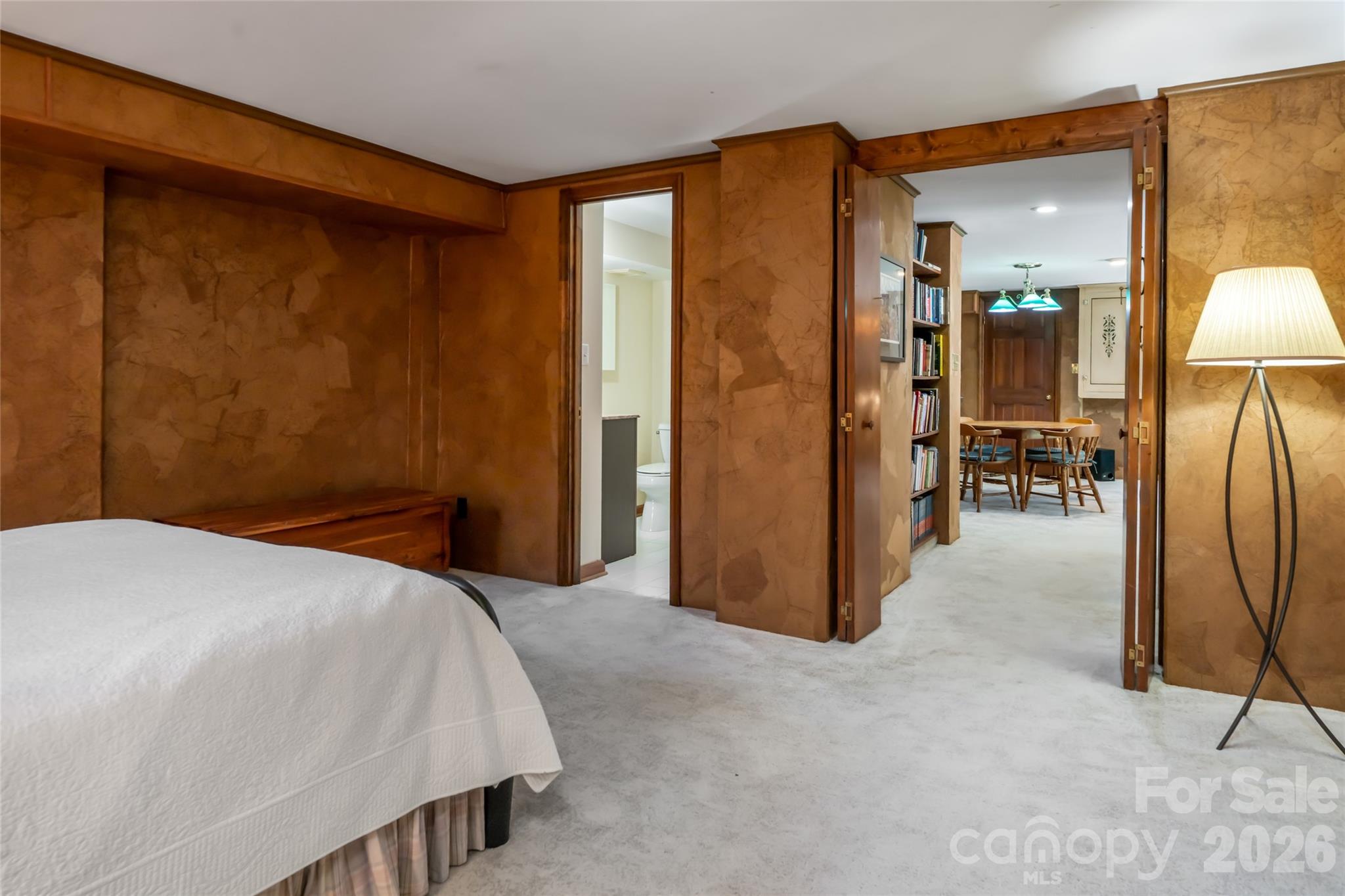 17 Lynwood Road — Asheville