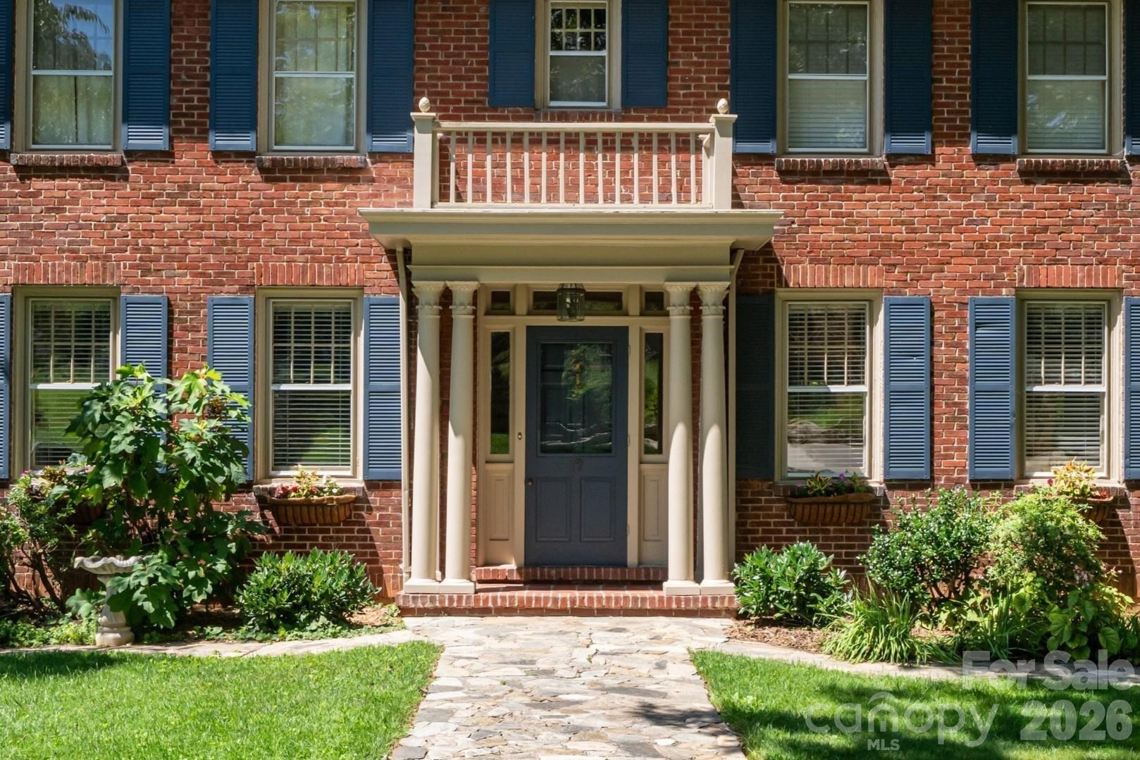 17 Lynwood Road — Asheville