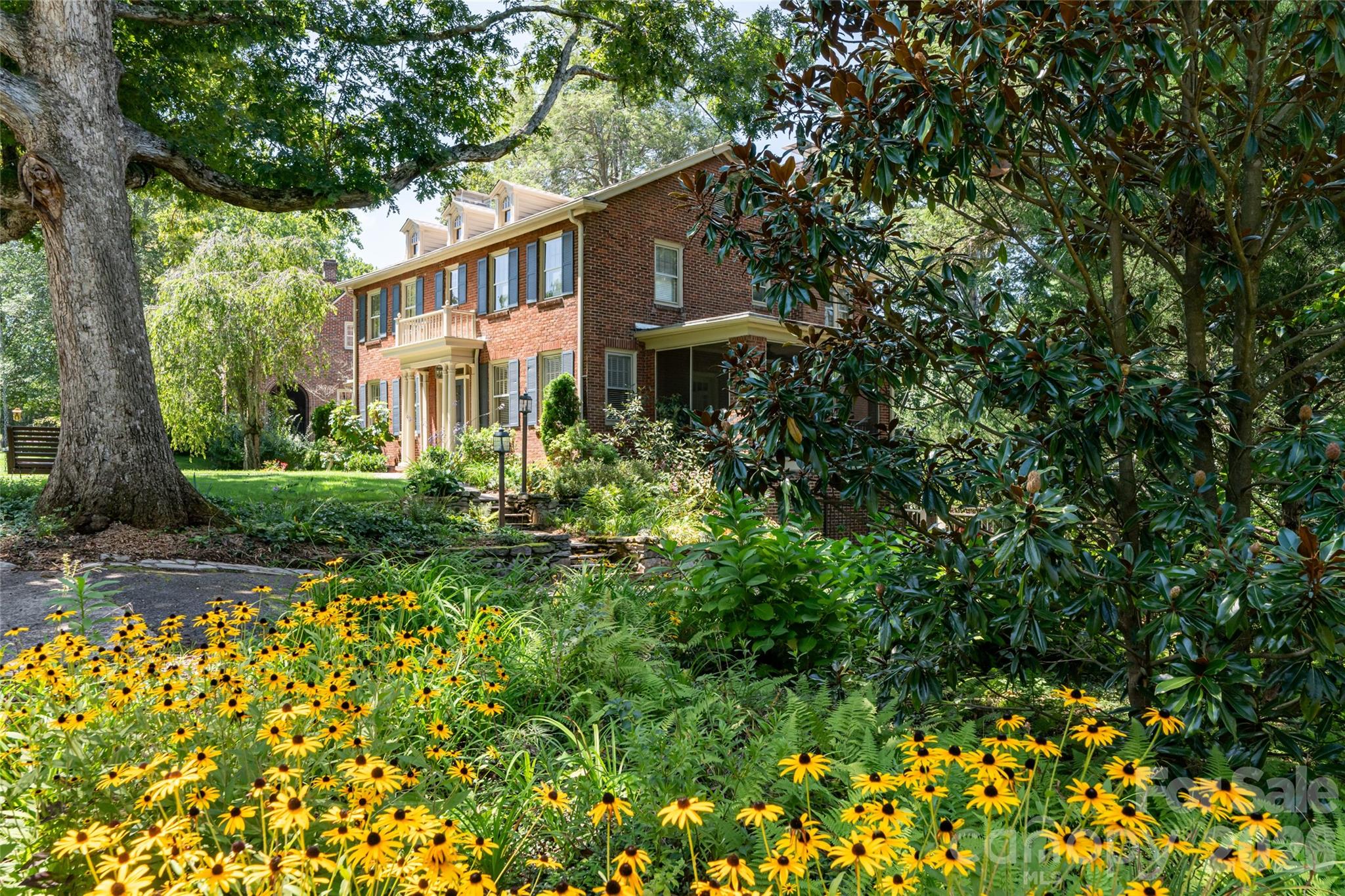 17 Lynwood Road — Asheville