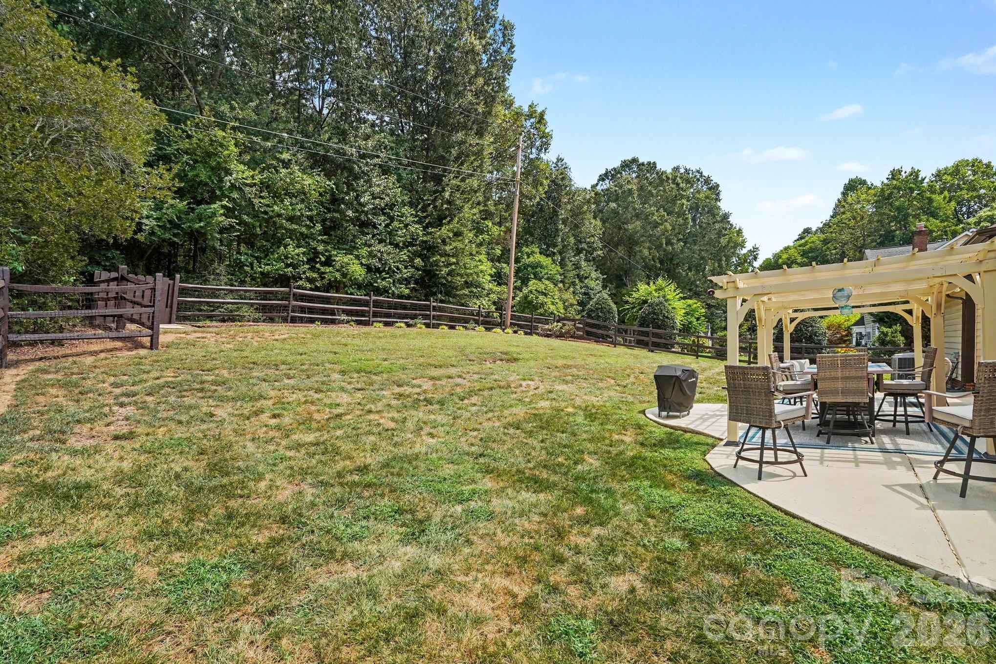1523 Sweetgum Lane — Matthews