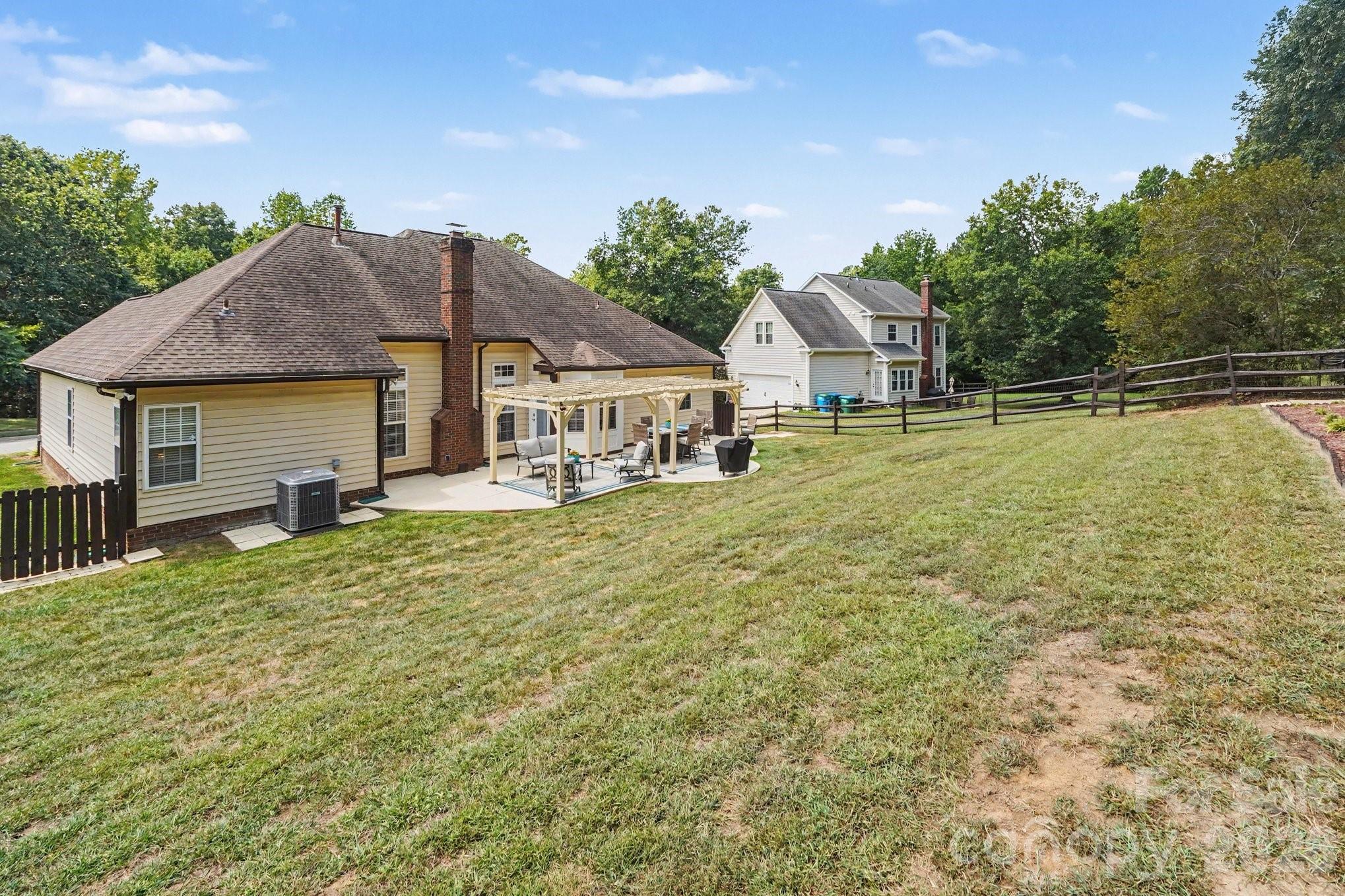 1523 Sweetgum Lane — Matthews