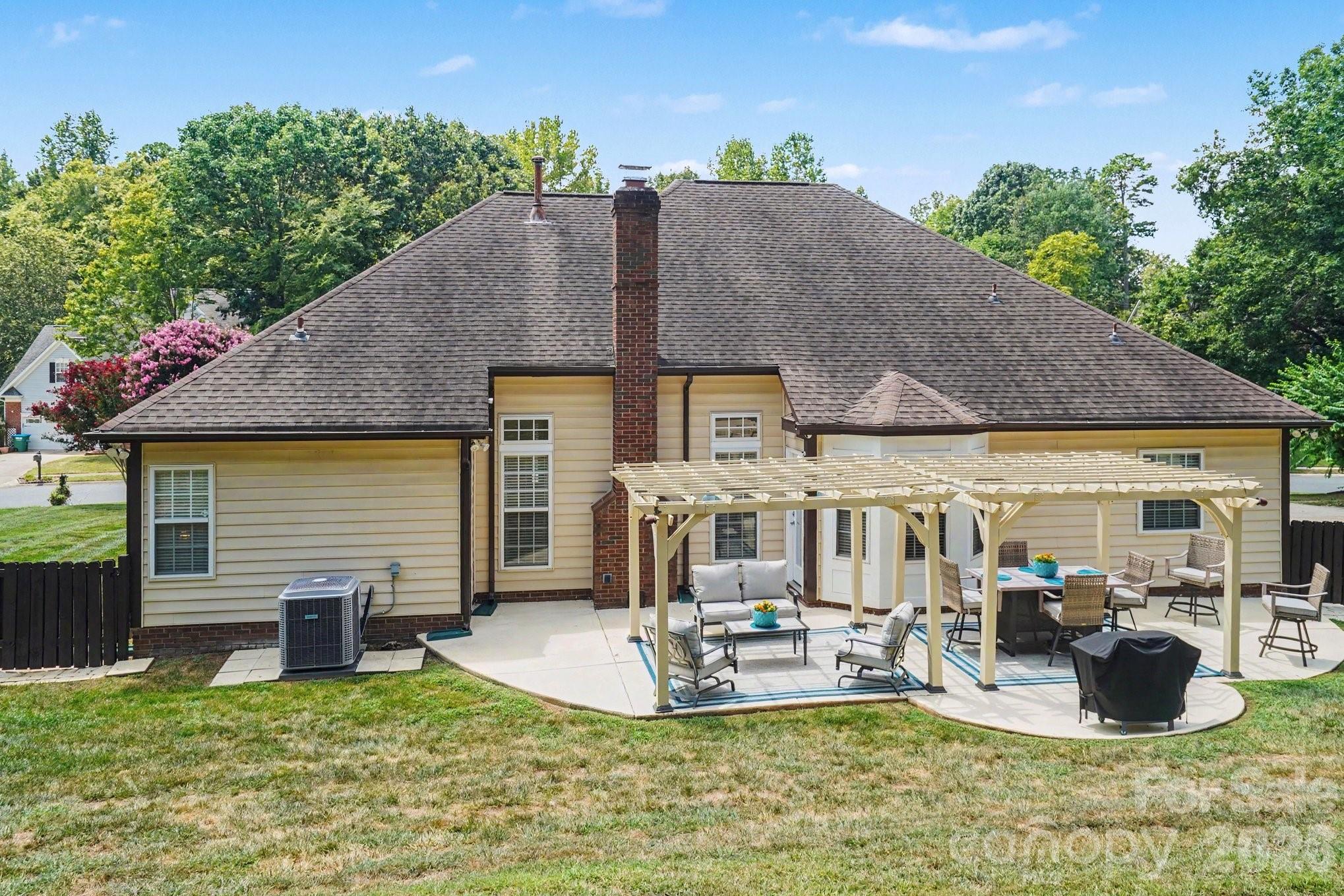 1523 Sweetgum Lane — Matthews