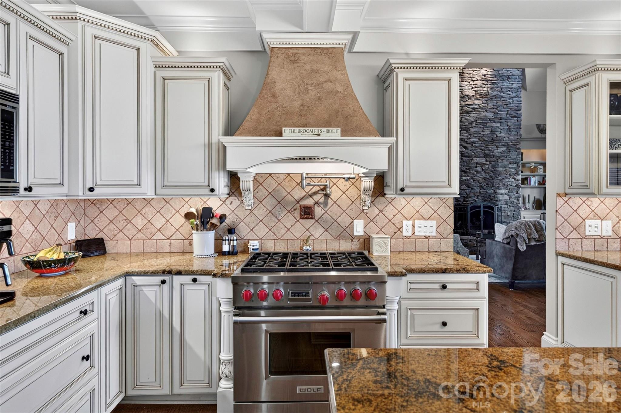 851 Sunlight Ridge Drive — Hendersonville