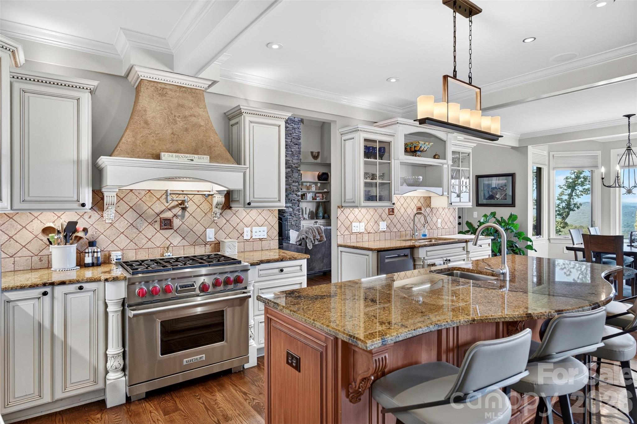 851 Sunlight Ridge Drive — Hendersonville