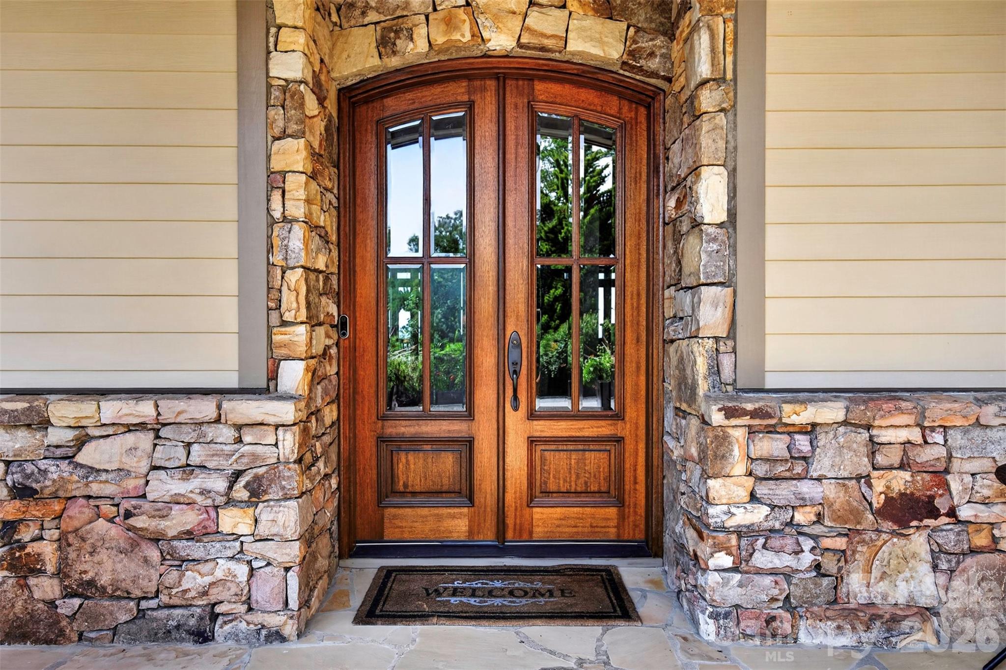 851 Sunlight Ridge Drive — Hendersonville