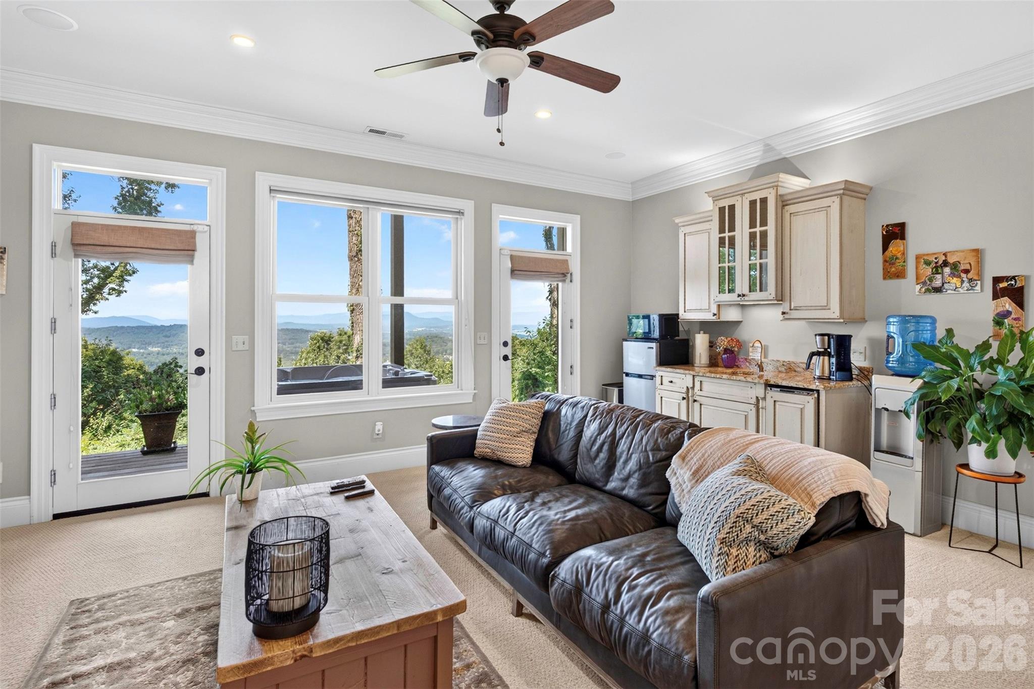 851 Sunlight Ridge Drive — Hendersonville