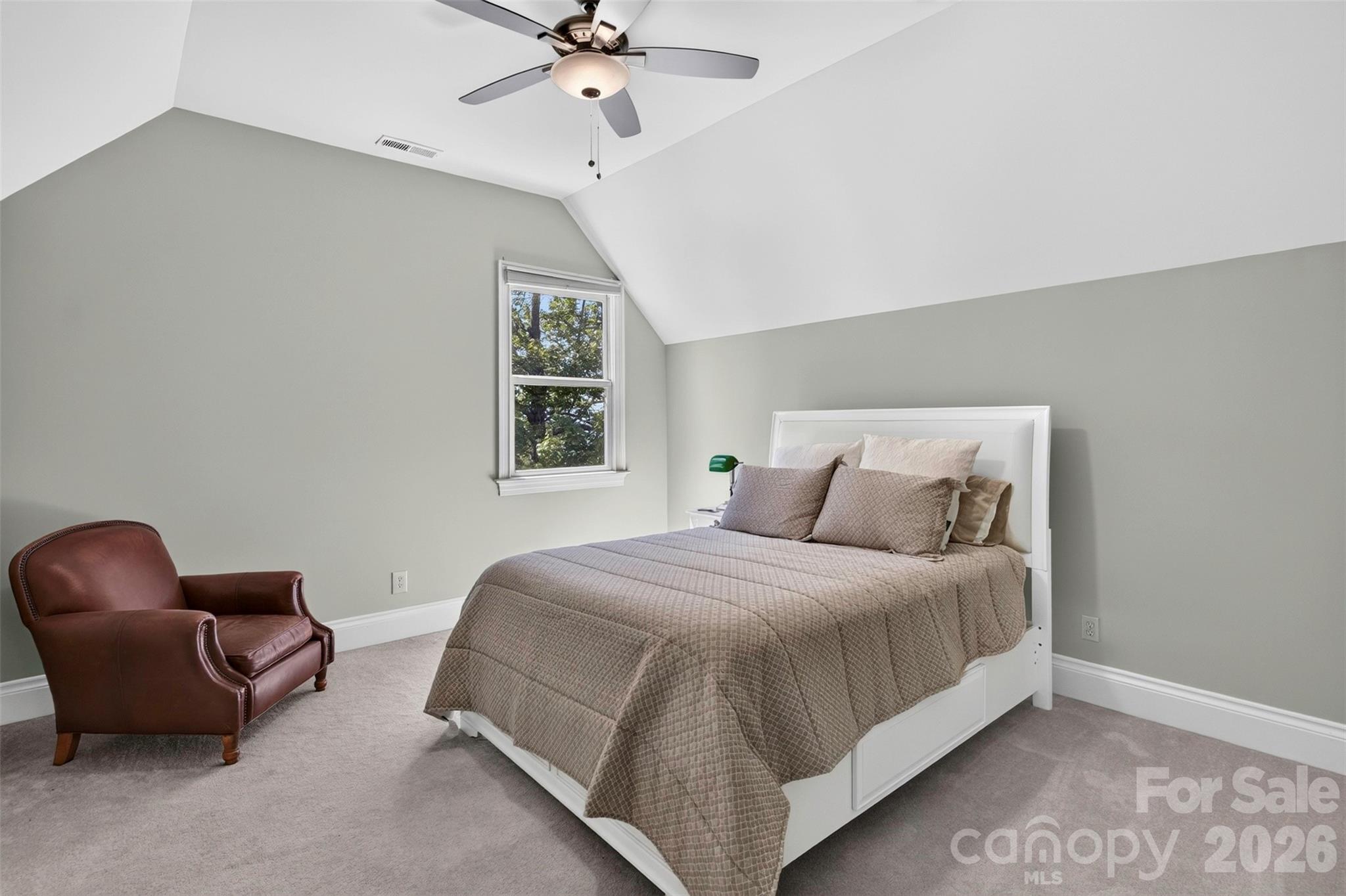 851 Sunlight Ridge Drive — Hendersonville