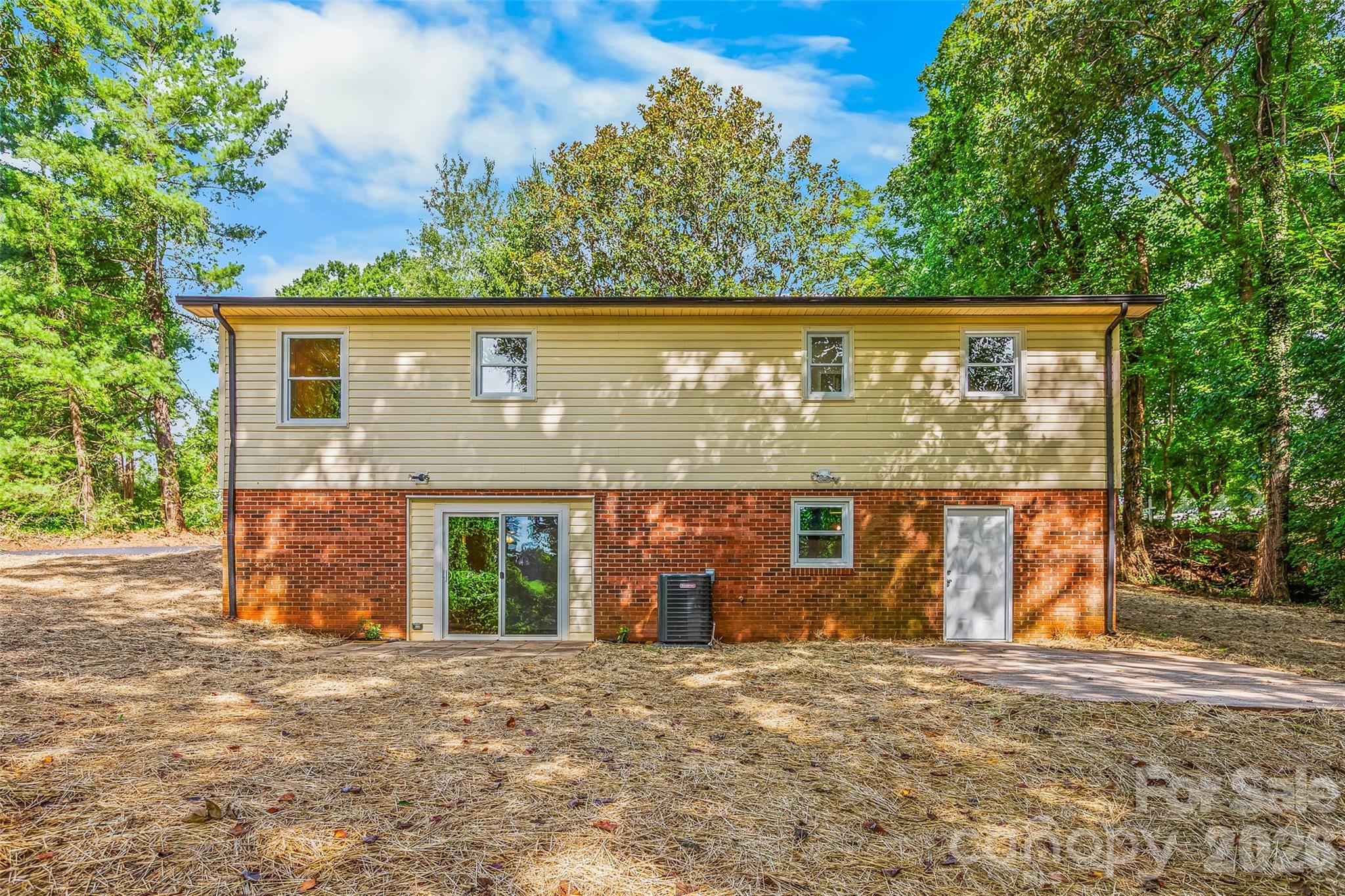 248 Harriet Lane — Statesville