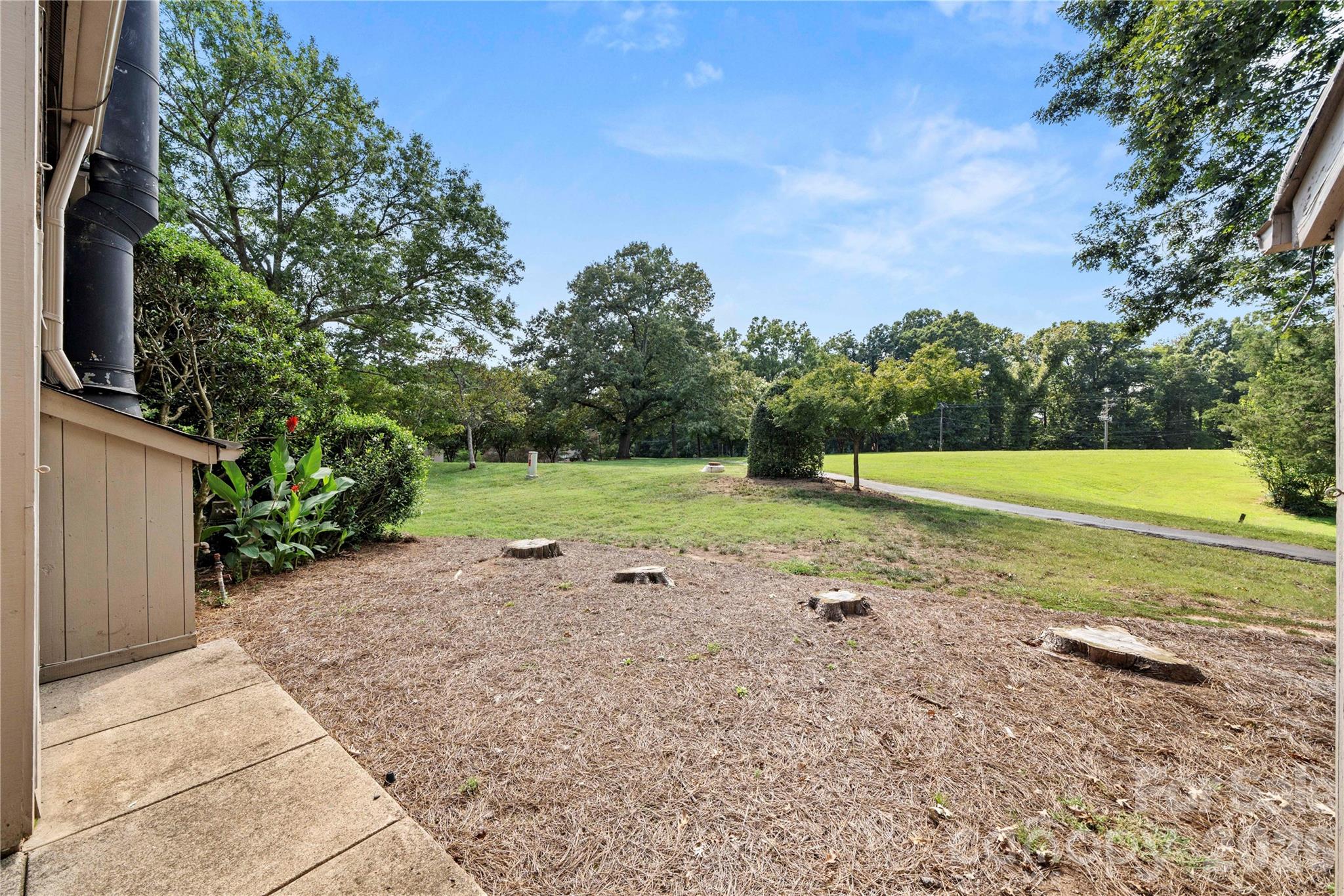 102 Ridgeport Road — Clover