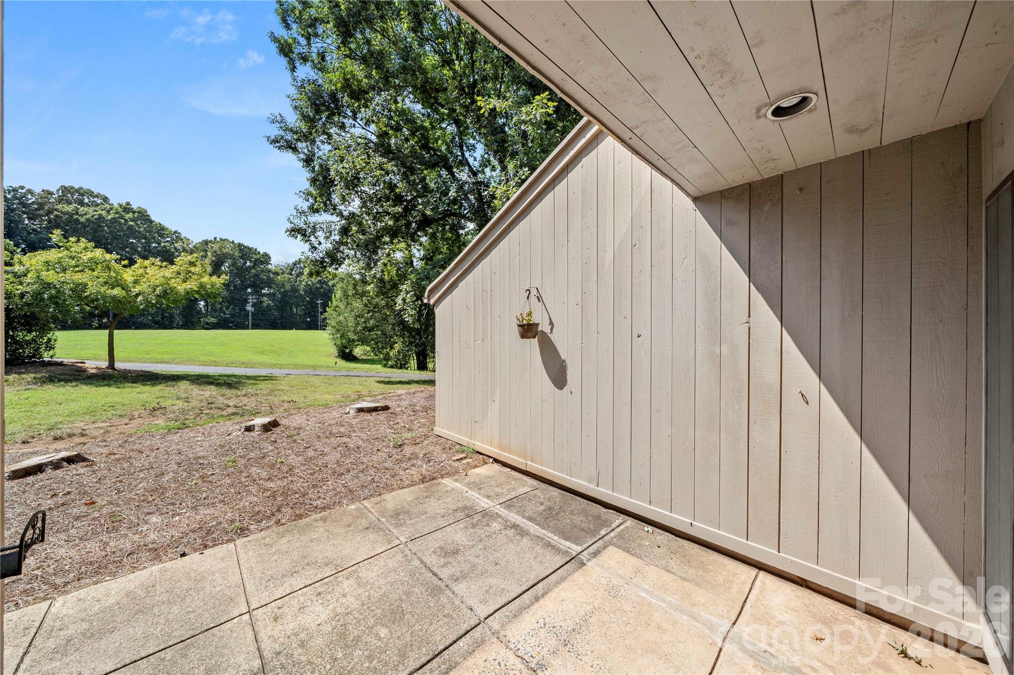 102 Ridgeport Road — Clover