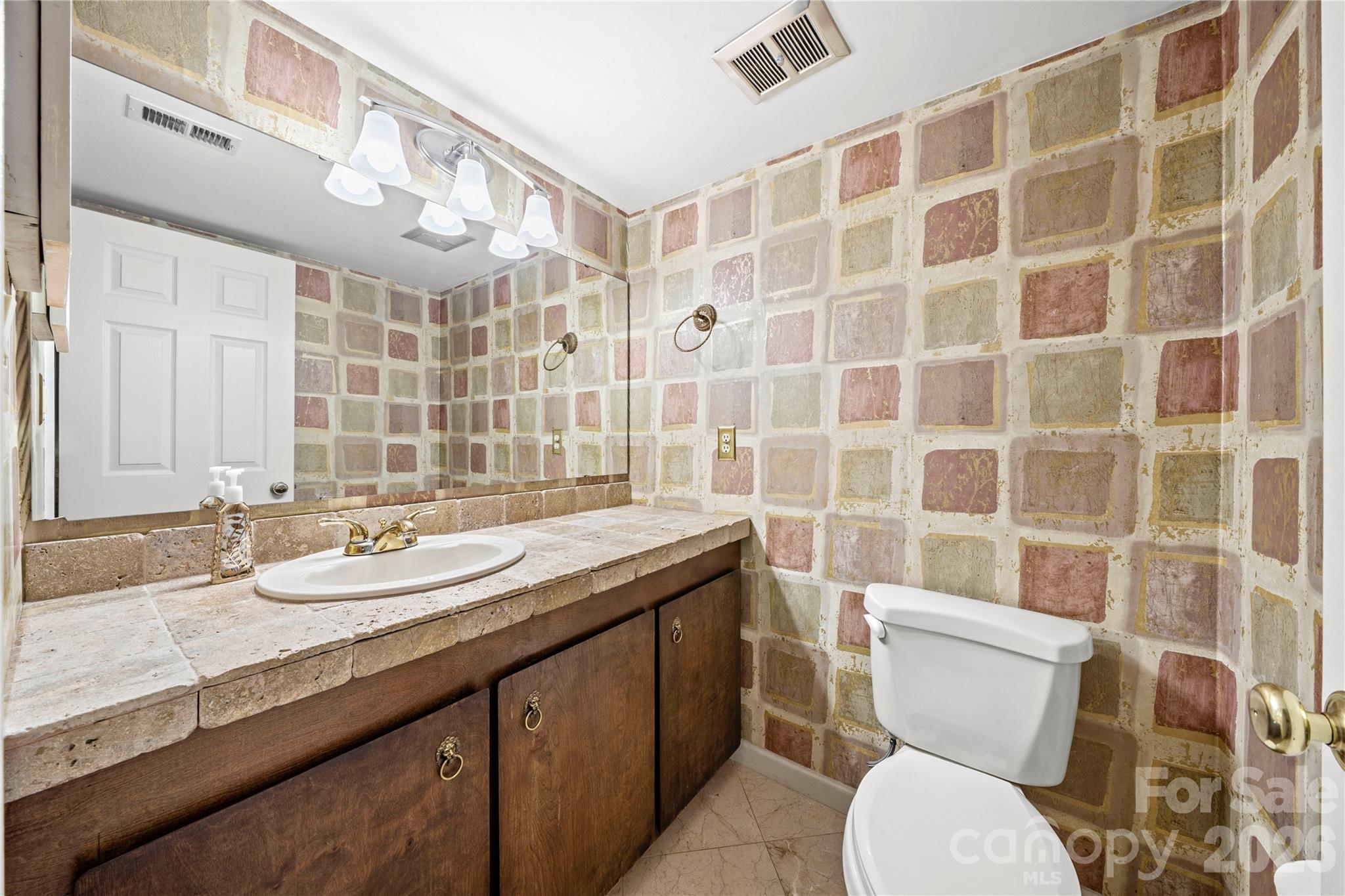 102 Ridgeport Road — Clover