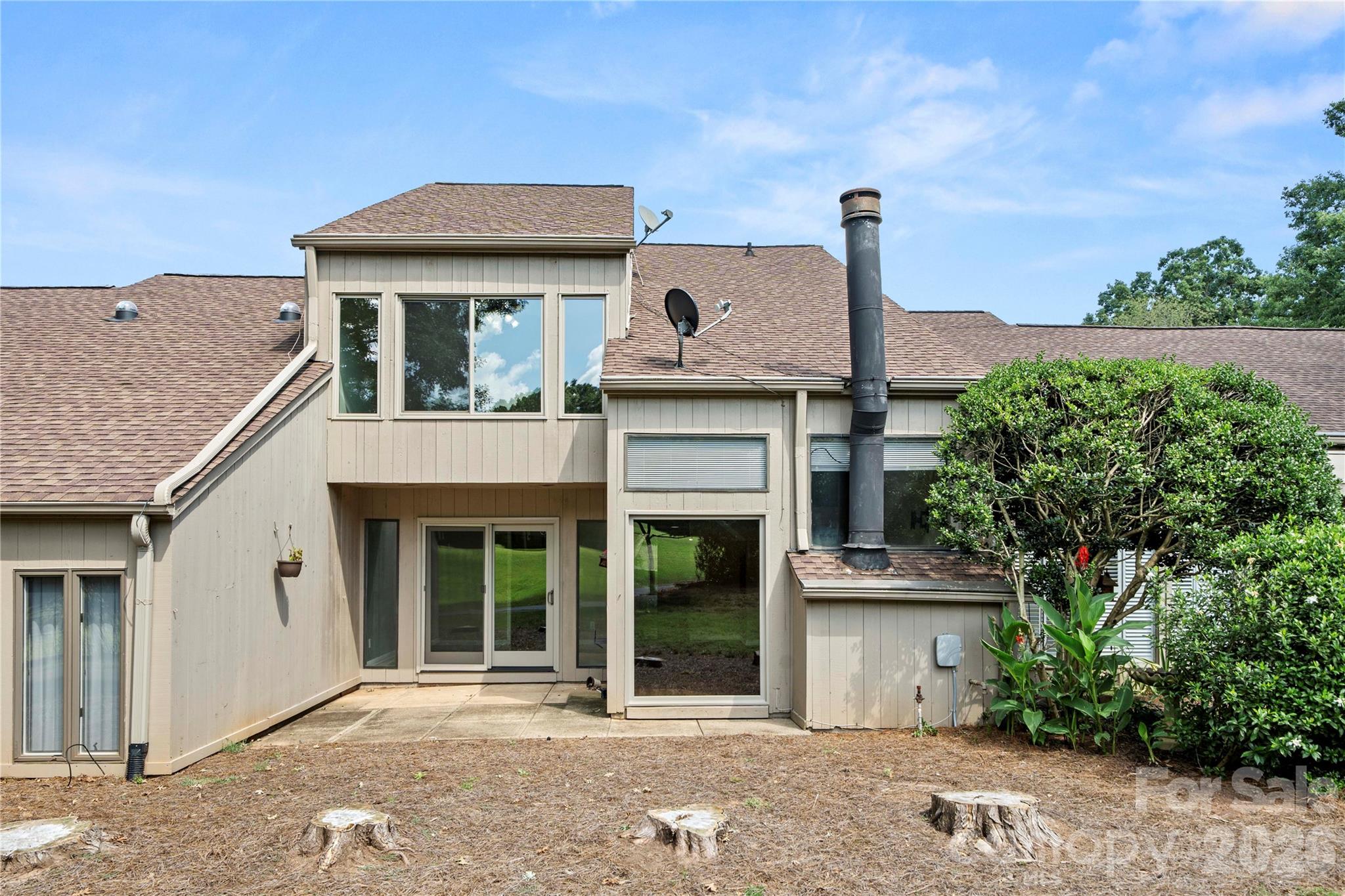 102 Ridgeport Road — Clover
