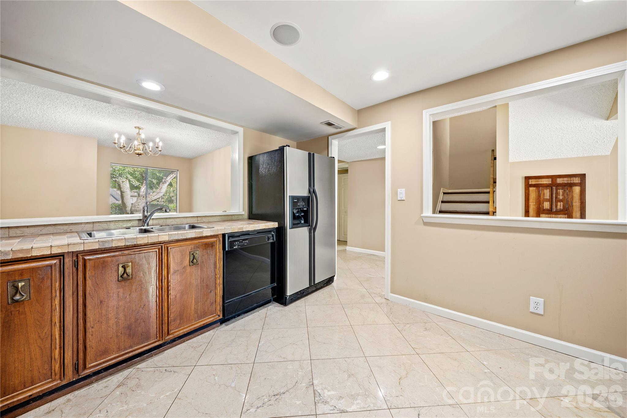 102 Ridgeport Road — Clover