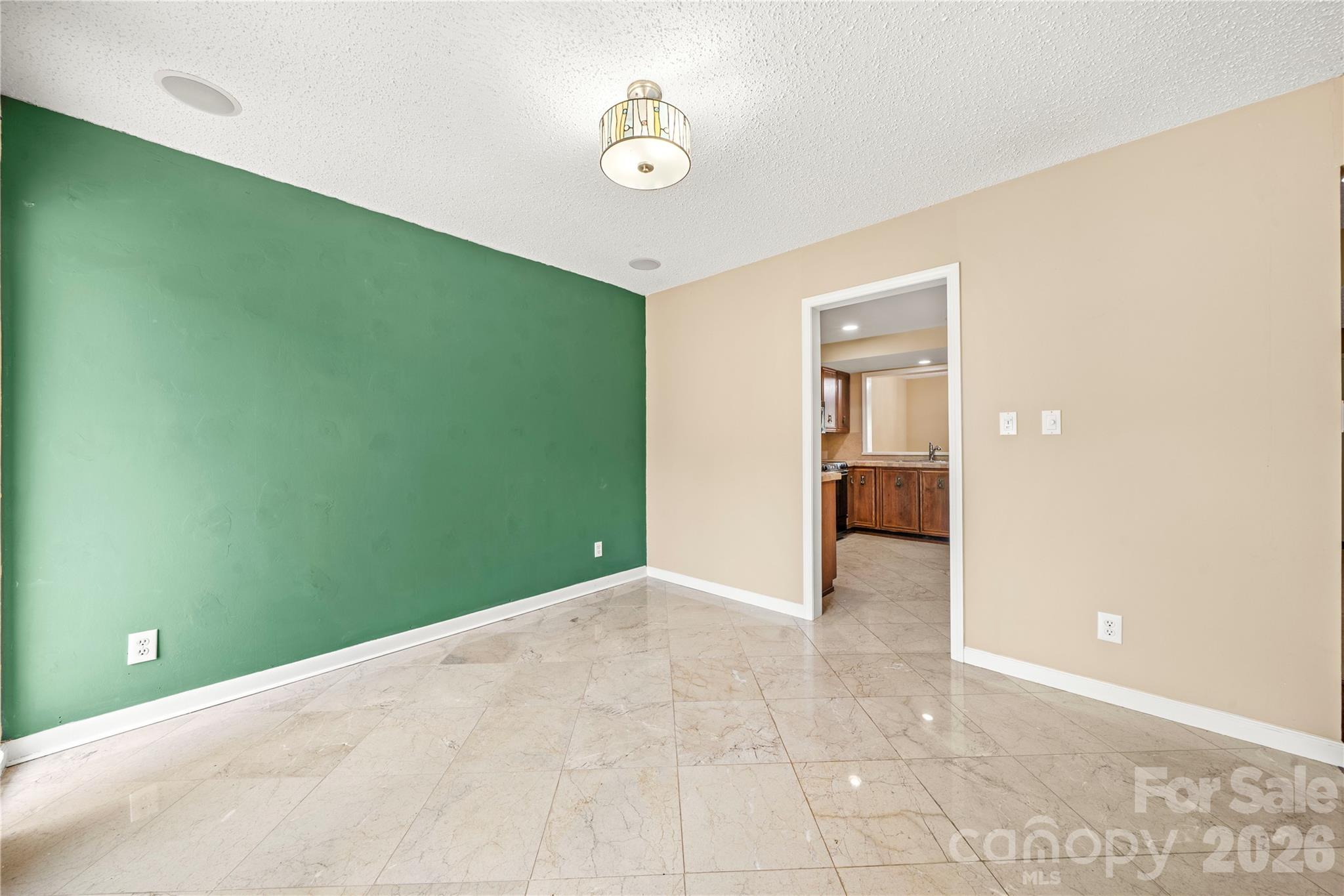 102 Ridgeport Road — Clover