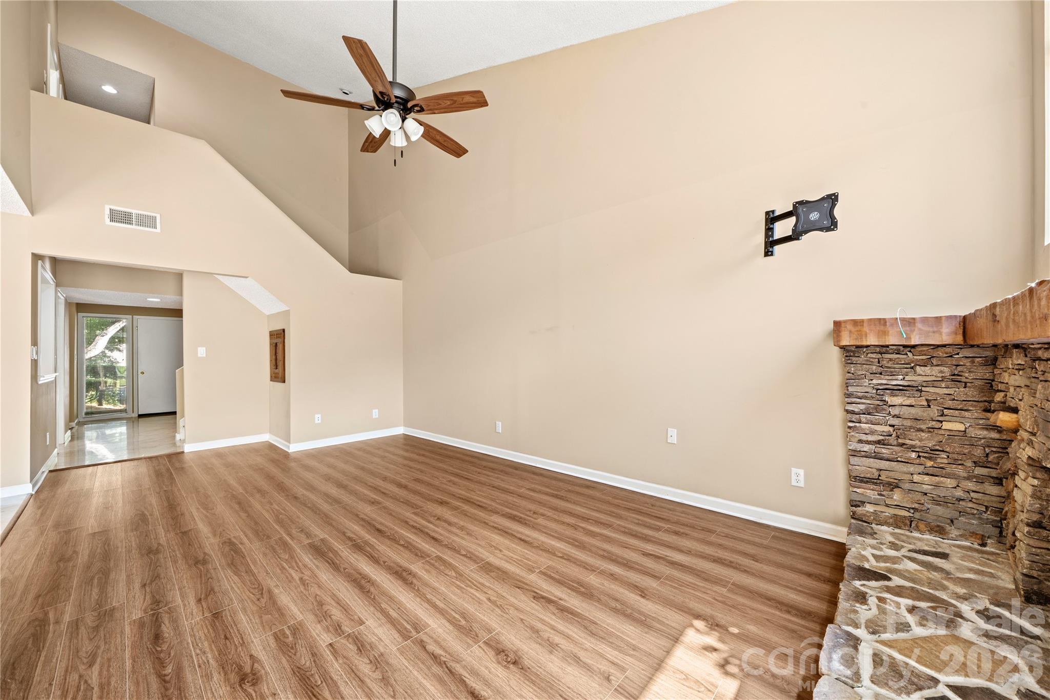 102 Ridgeport Road — Clover
