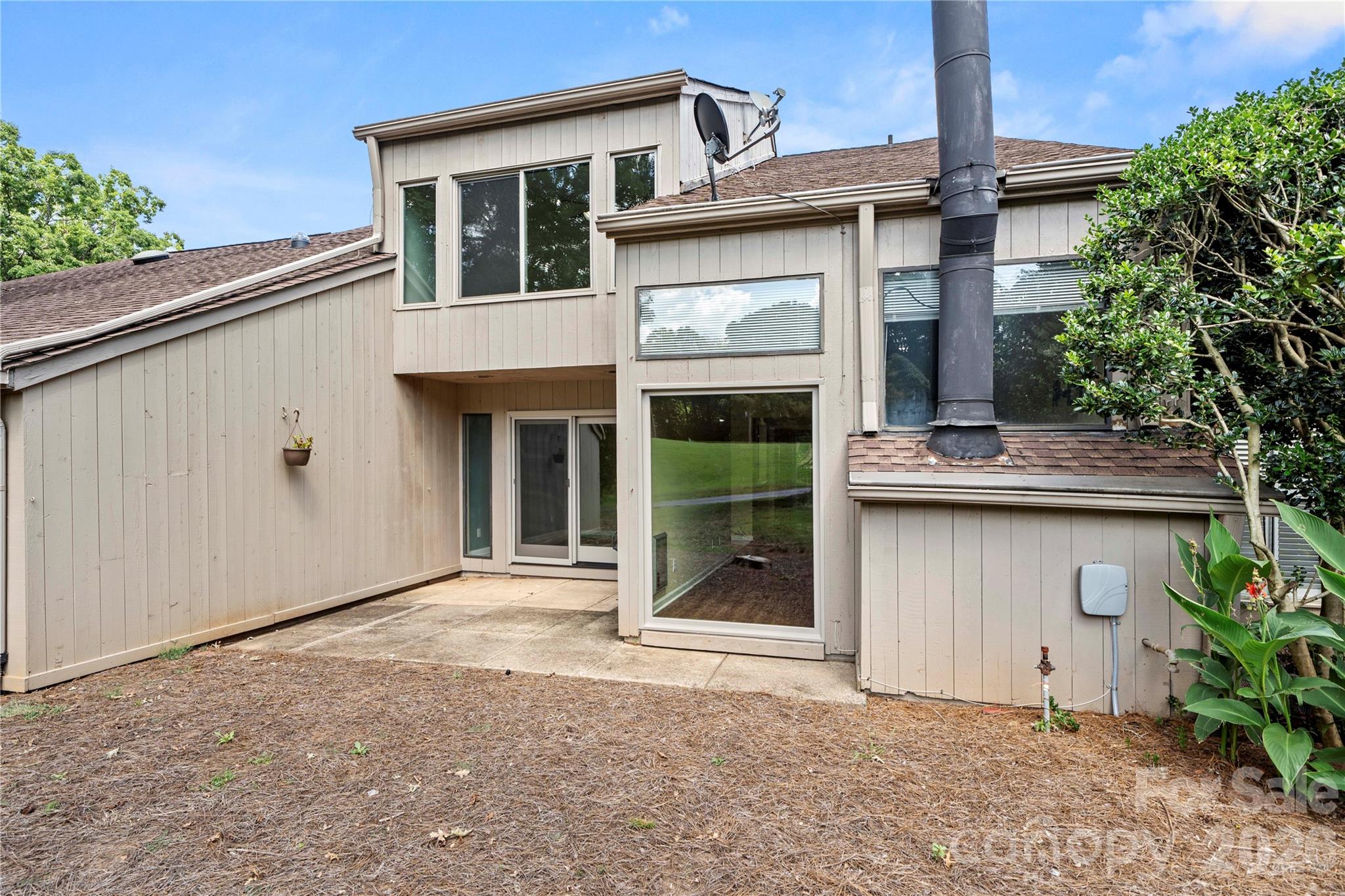102 Ridgeport Road — Clover