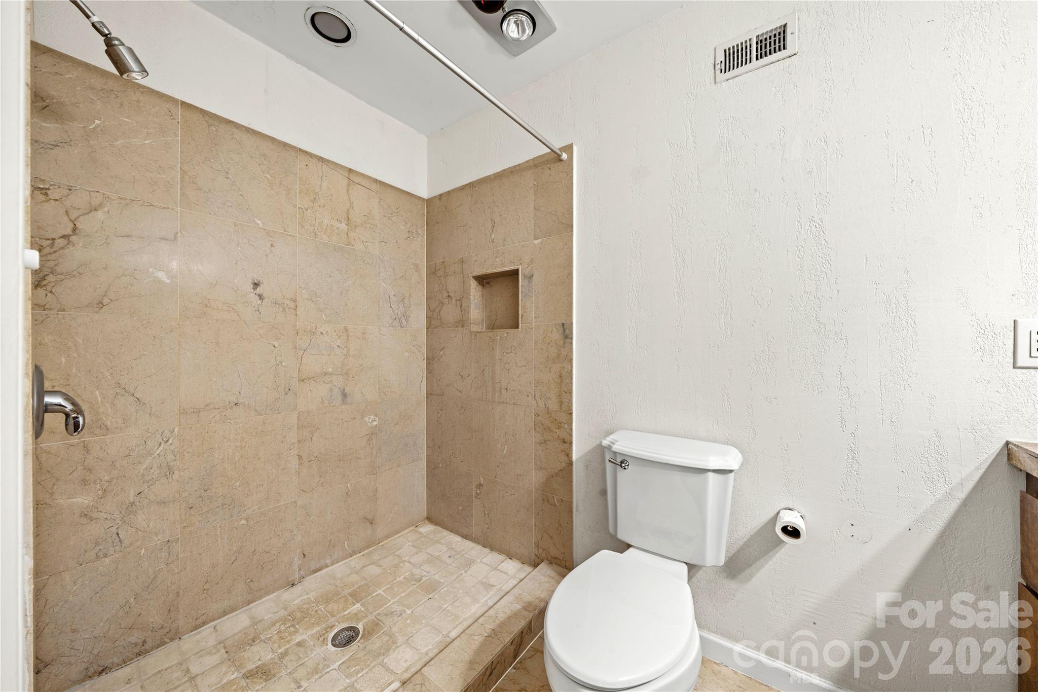 102 Ridgeport Road — Clover