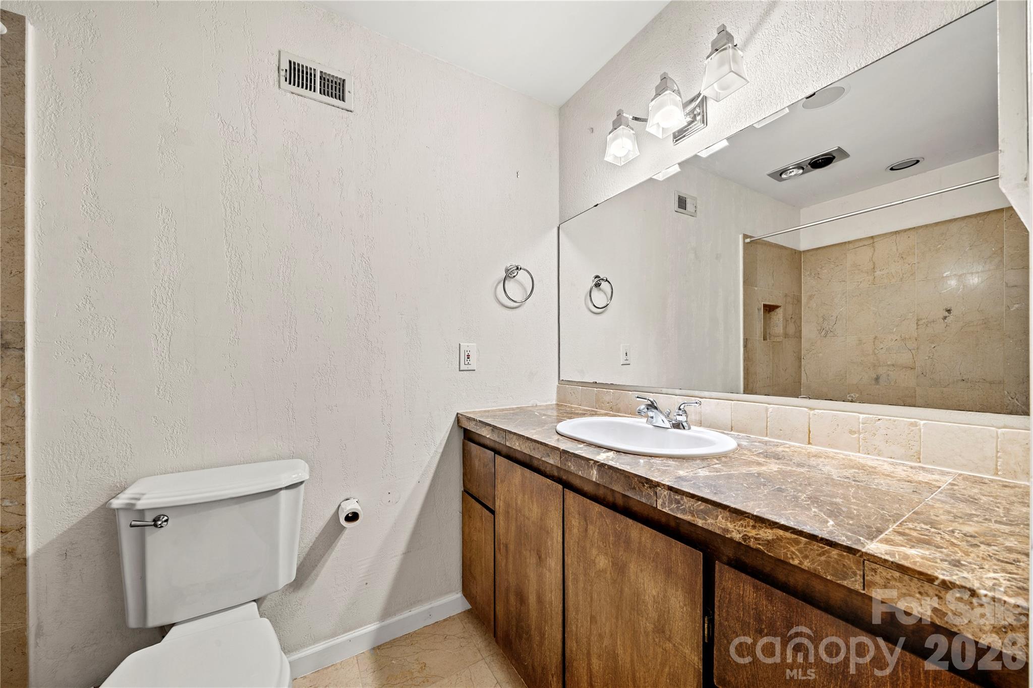 102 Ridgeport Road — Clover