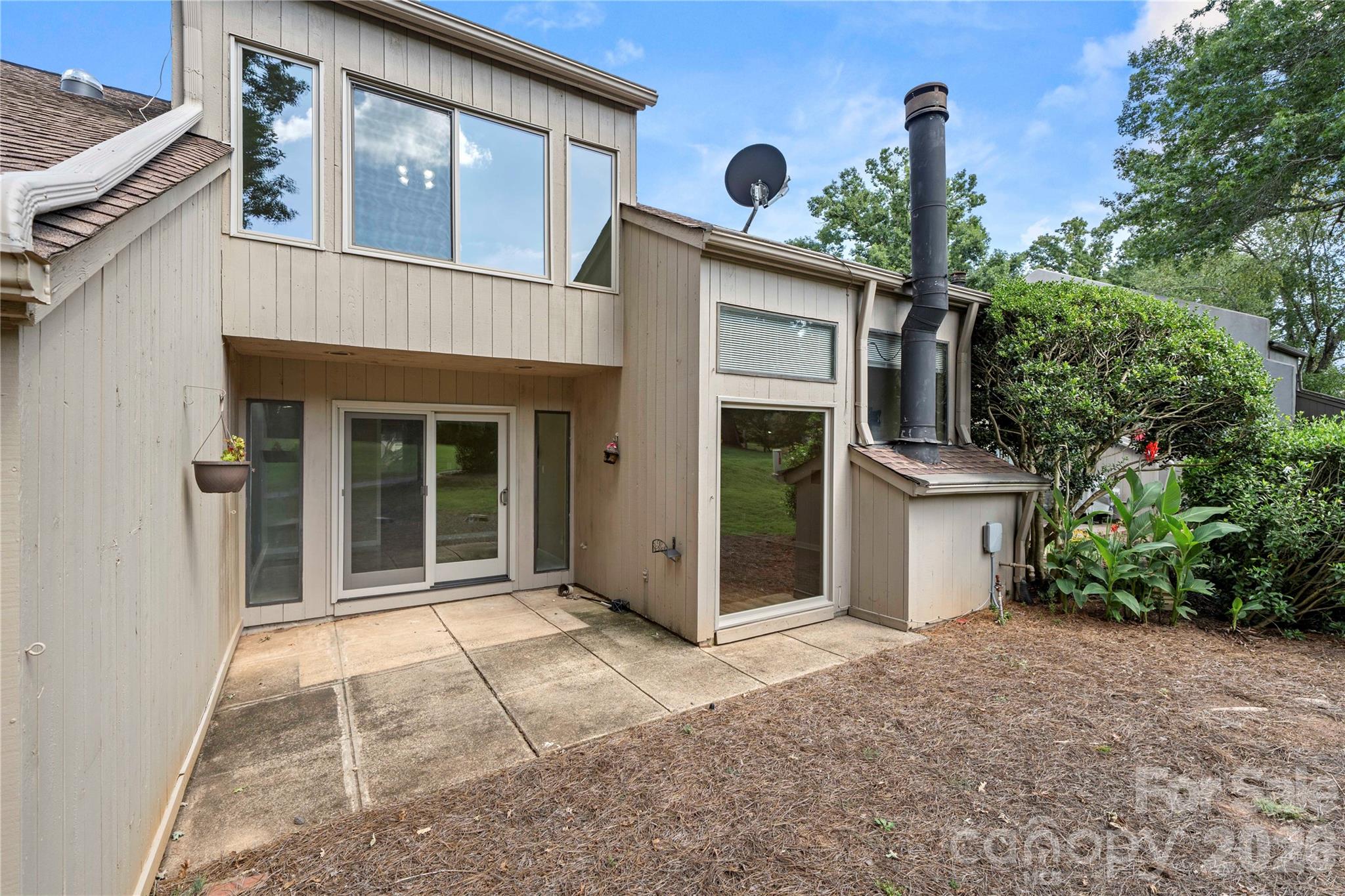 102 Ridgeport Road — Clover
