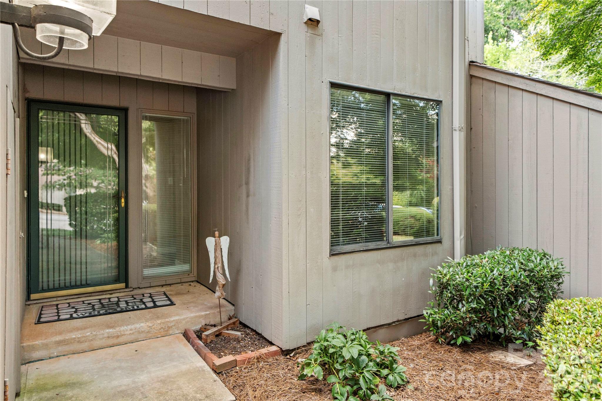 102 Ridgeport Road — Clover