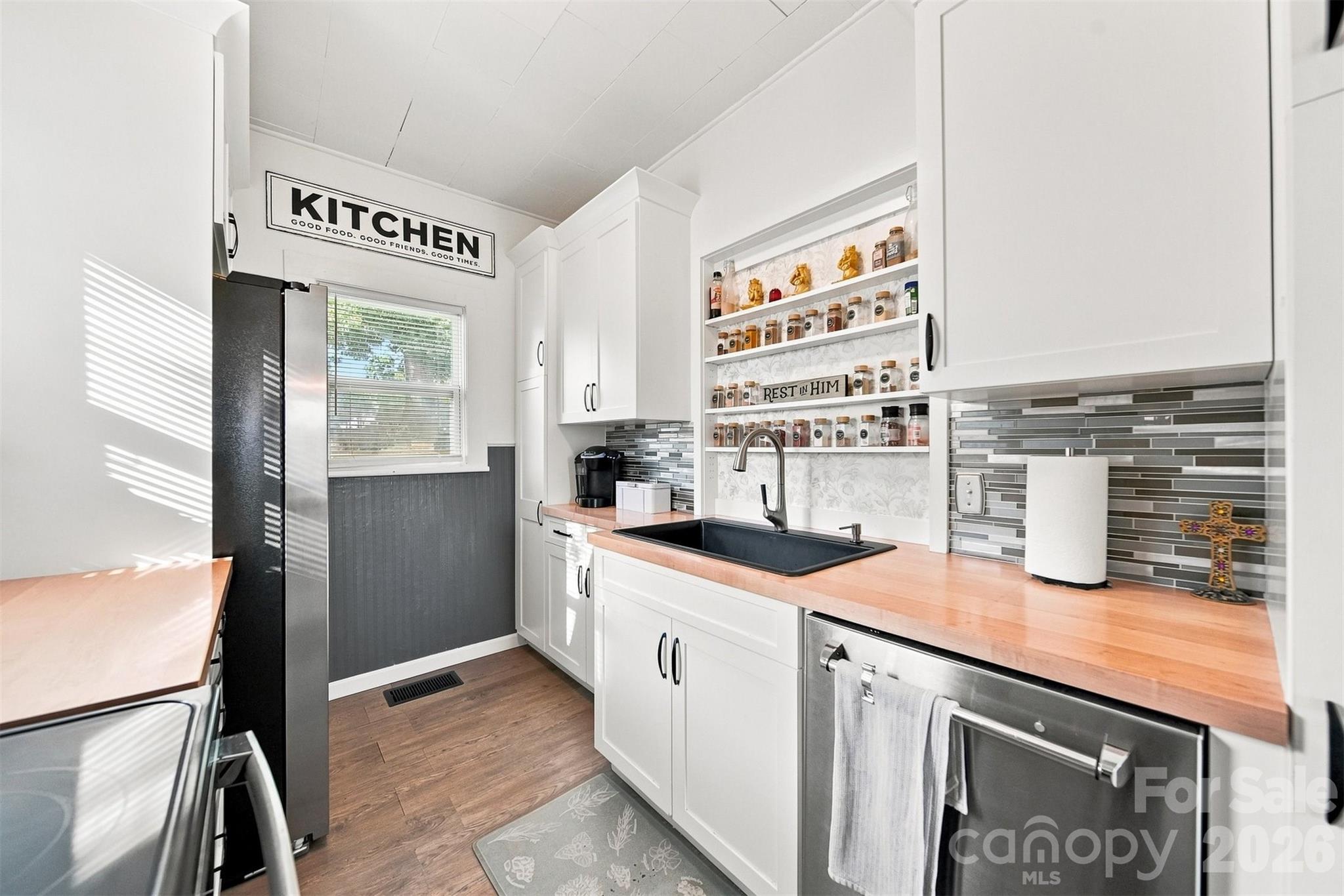 213 Colombo Street NW — Valdese